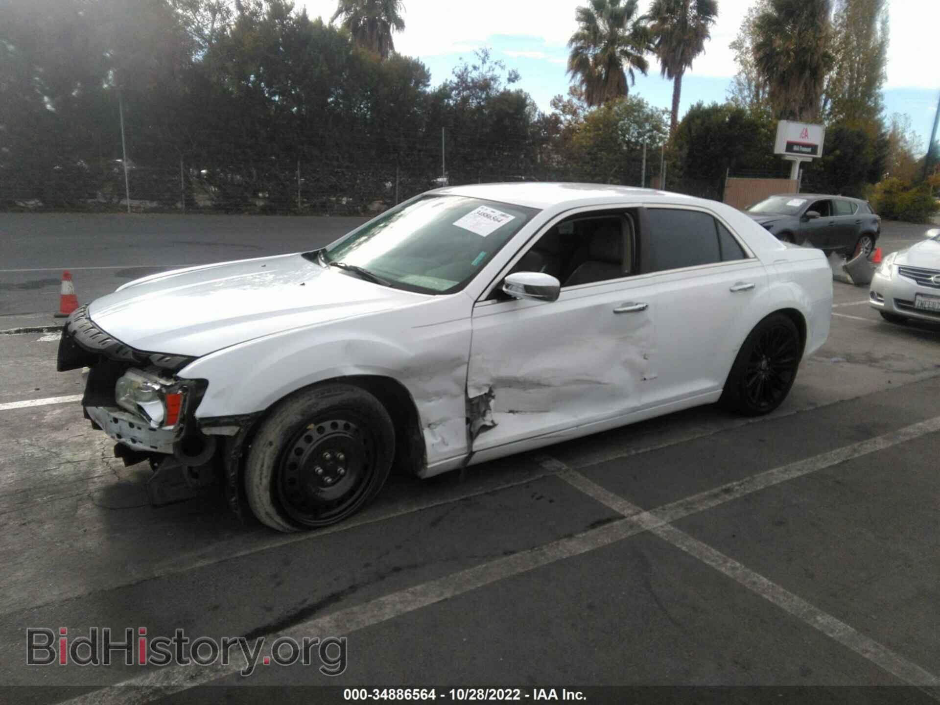 2011 CHRYSLER 300 - VIN: 2C3CA5CG7BH592242 - Фото 2