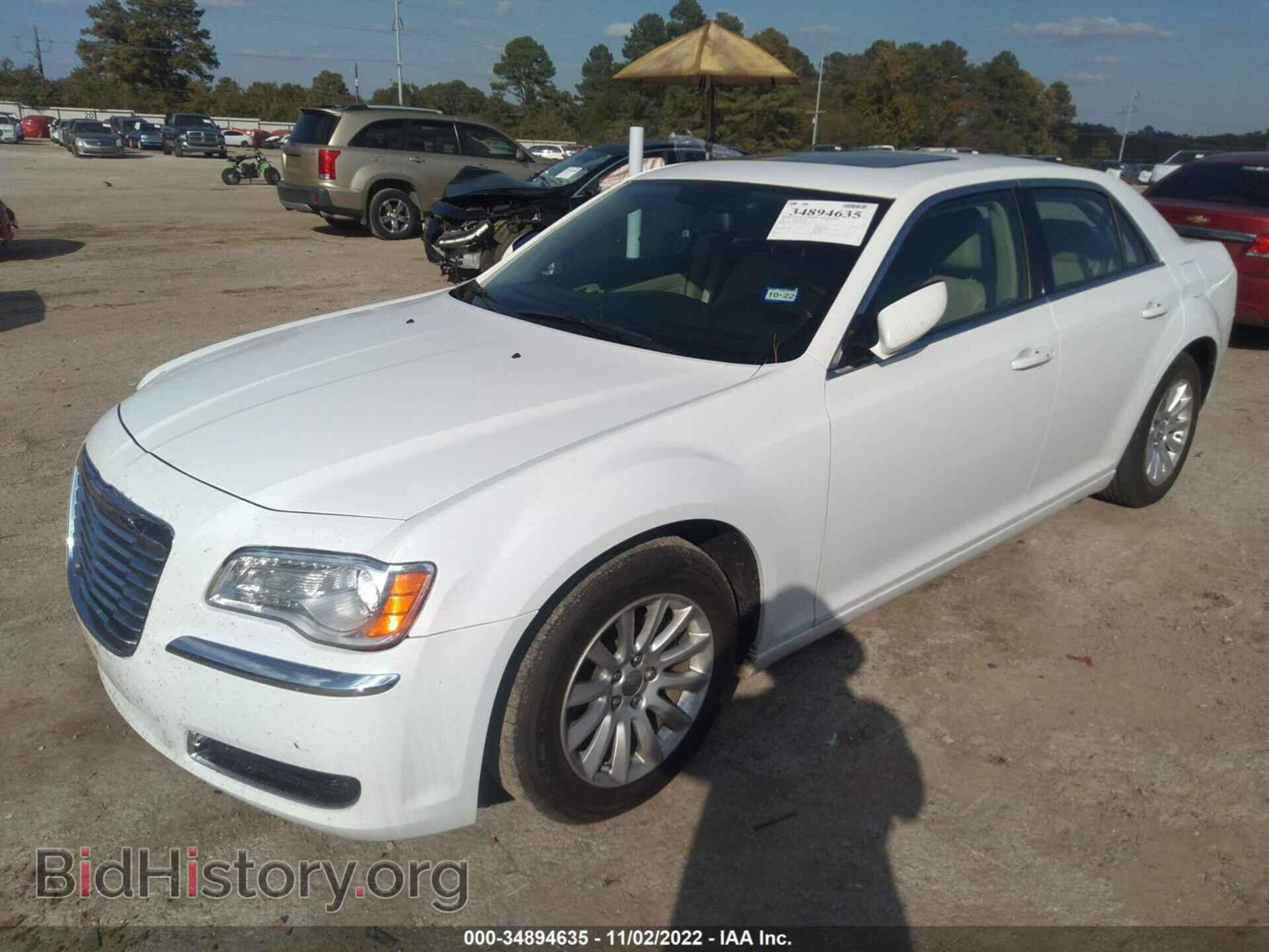 2013 CHRYSLER 300 - VIN: 2C3CCAAG9DH732526 - Фото 2