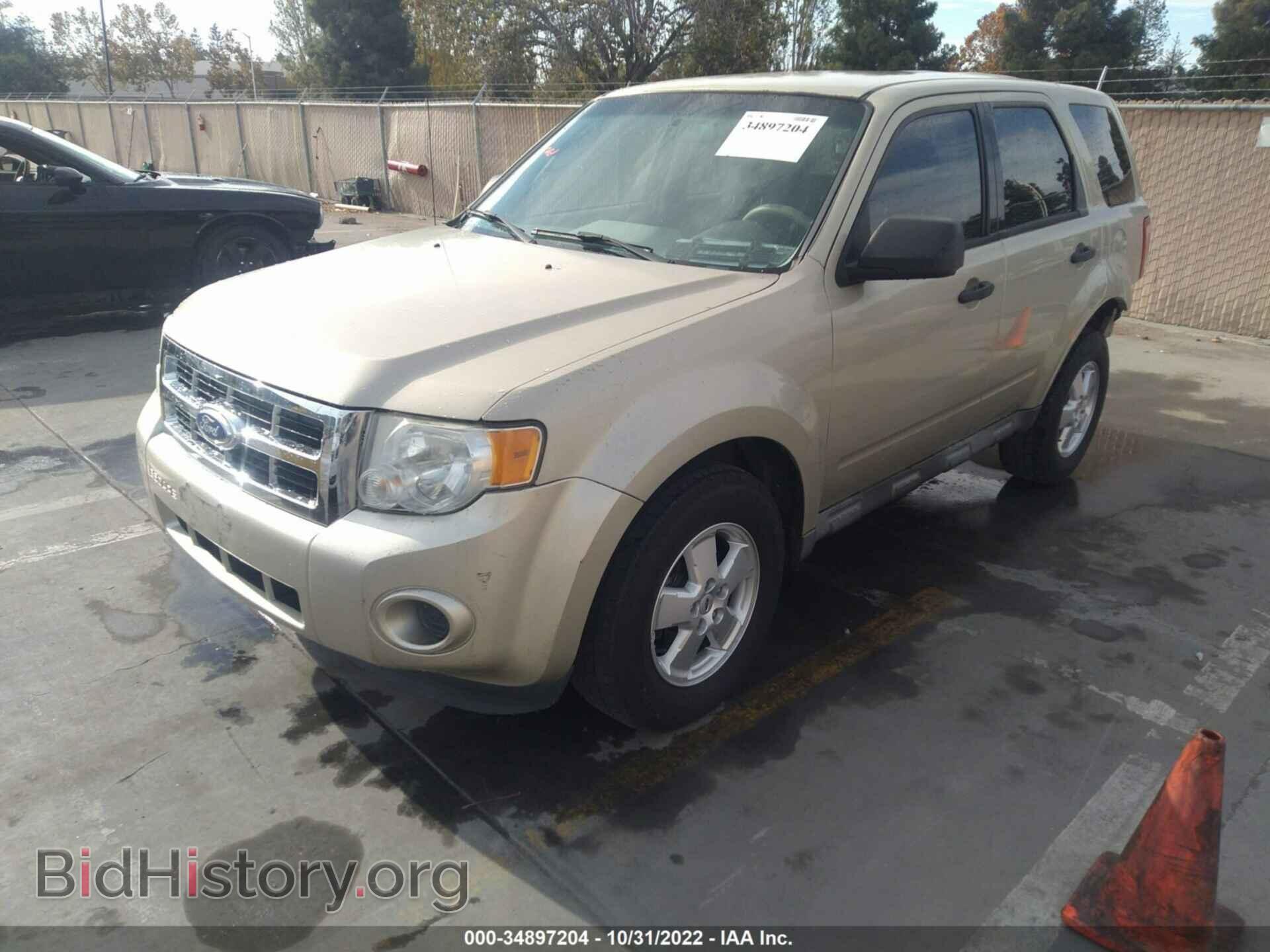2011 FORD ESCAPE - VIN: 1FMCU0C78BKC10973 - Фото 2
