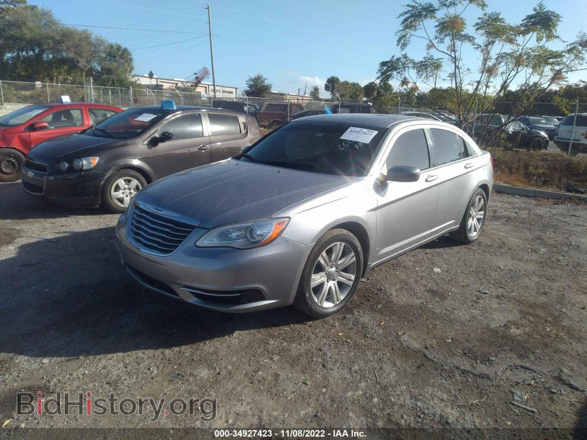 2013 CHRYSLER 200 - VIN: 1C3CCBAB1DN660402 - Photo 2