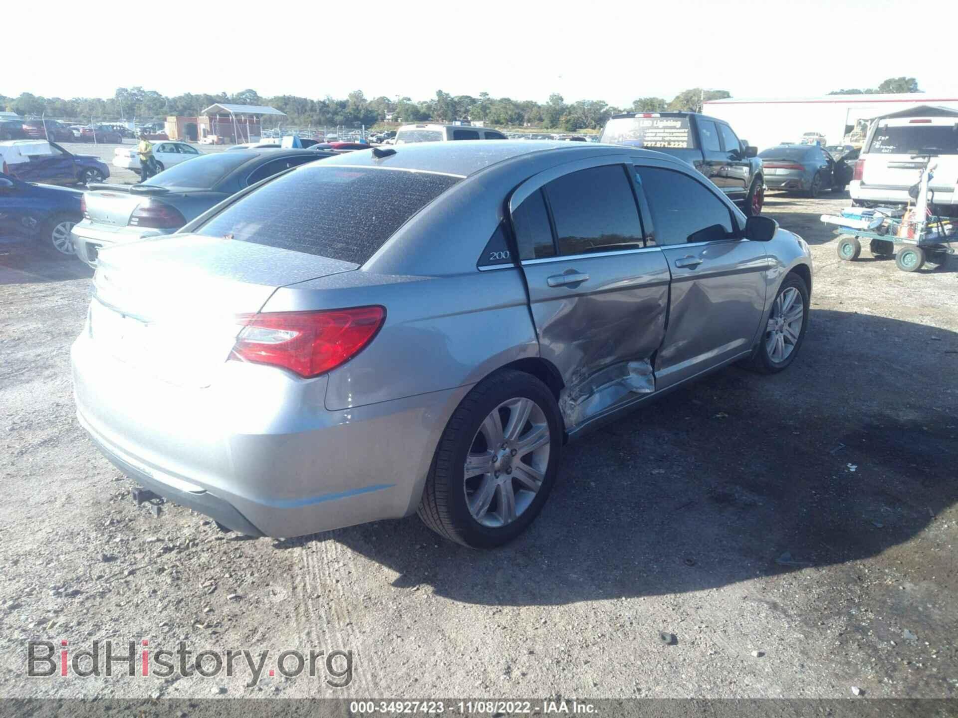 2013 CHRYSLER 200 - VIN: 1C3CCBAB1DN660402 - Photo 4