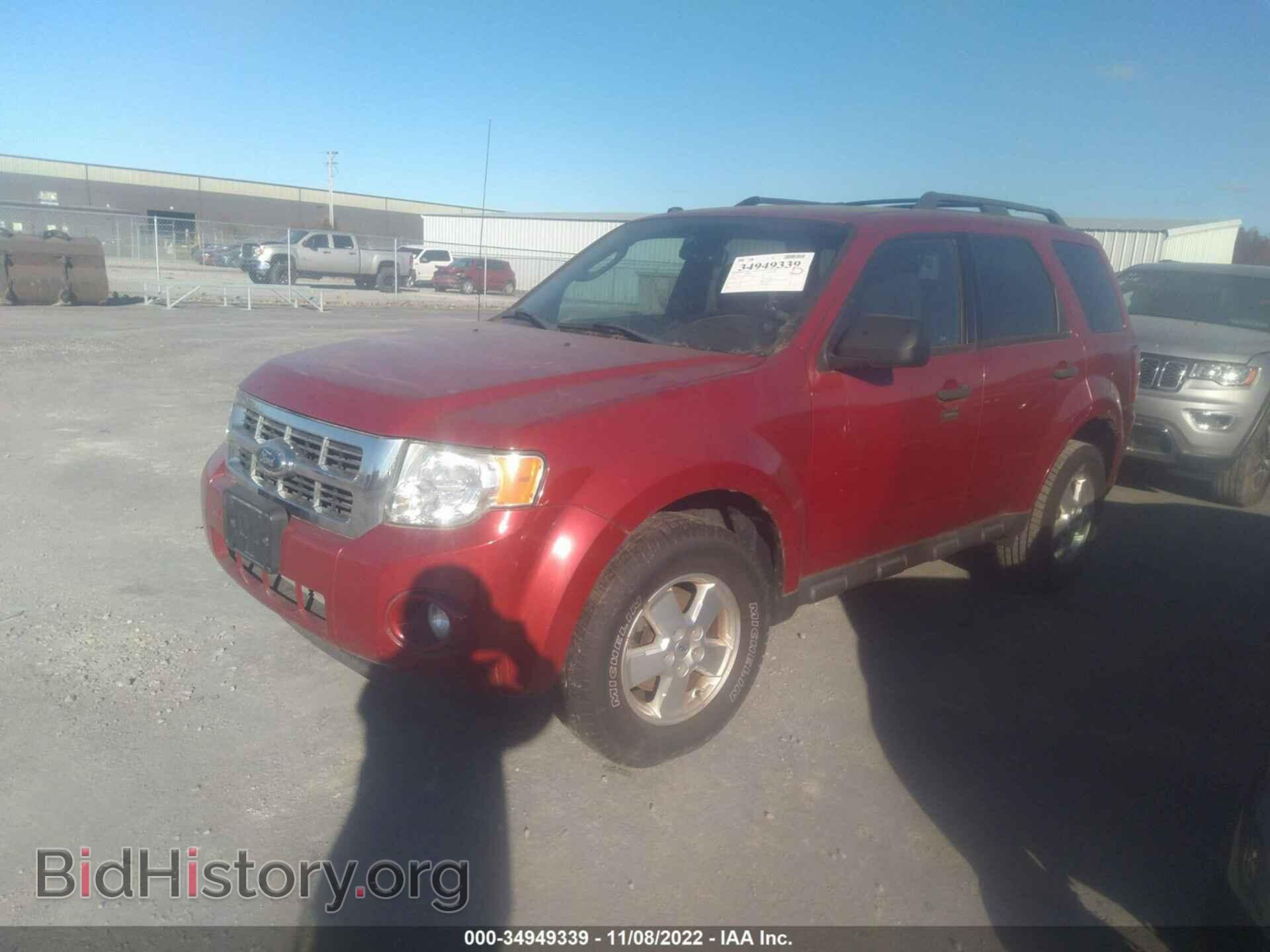 2011 FORD ESCAPE - VIN: 1FMCU0D70BKB86750 - Фото 2