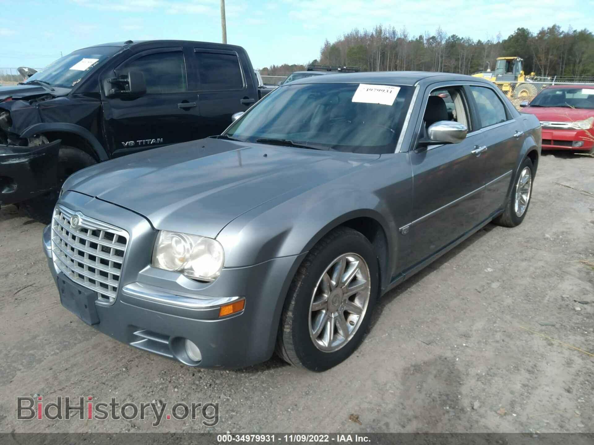 2006 CHRYSLER 300 - VIN: 2C3KA63H16H439792 - Фото 2