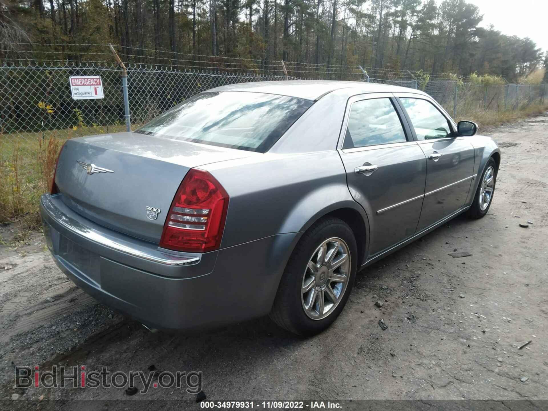 2006 CHRYSLER 300 - VIN: 2C3KA63H16H439792 - Фото 4