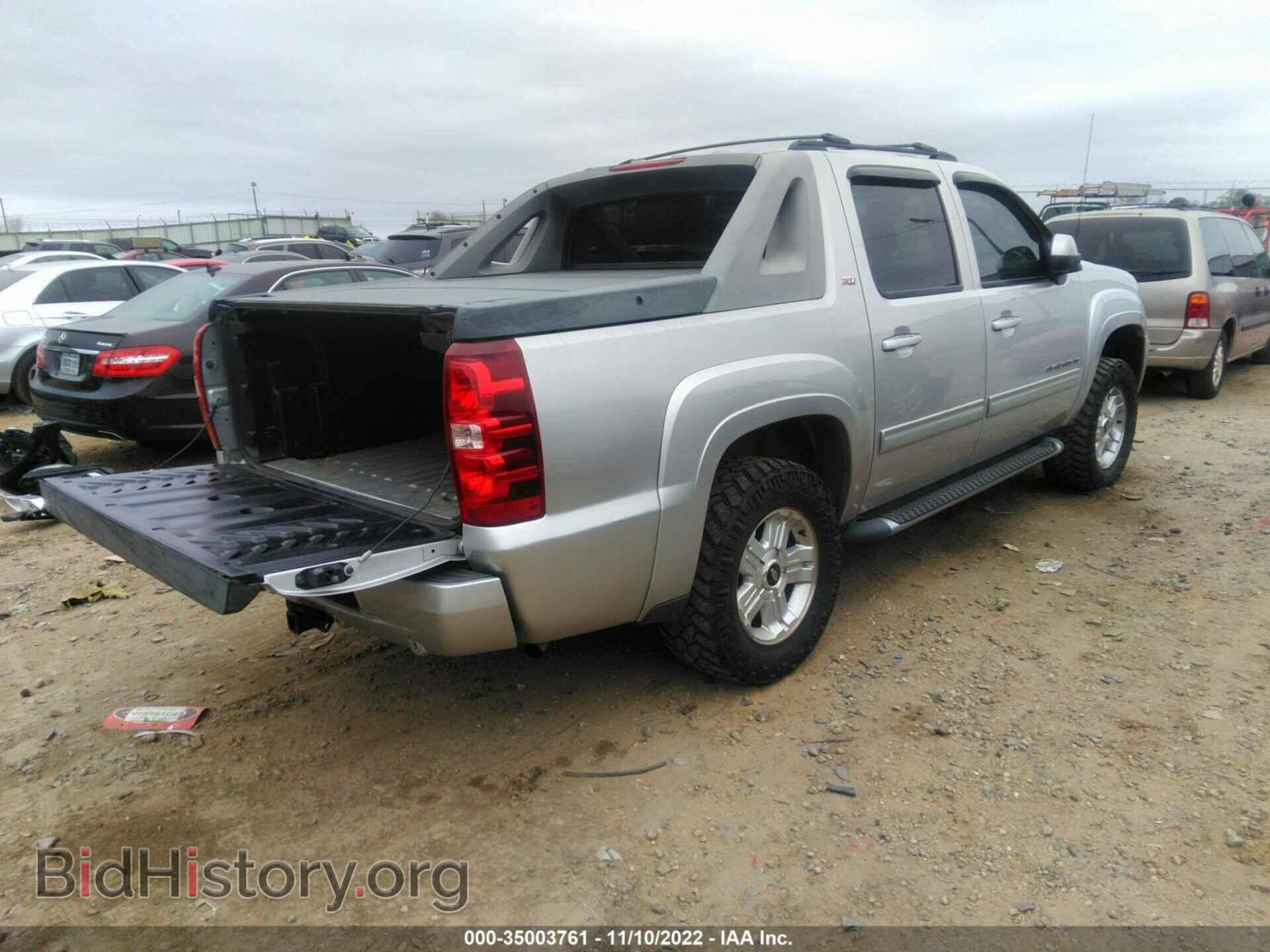 2011 CHEVROLET AVALANCHE - VIN: 3GNTKFE31BG302853 - Фото 4