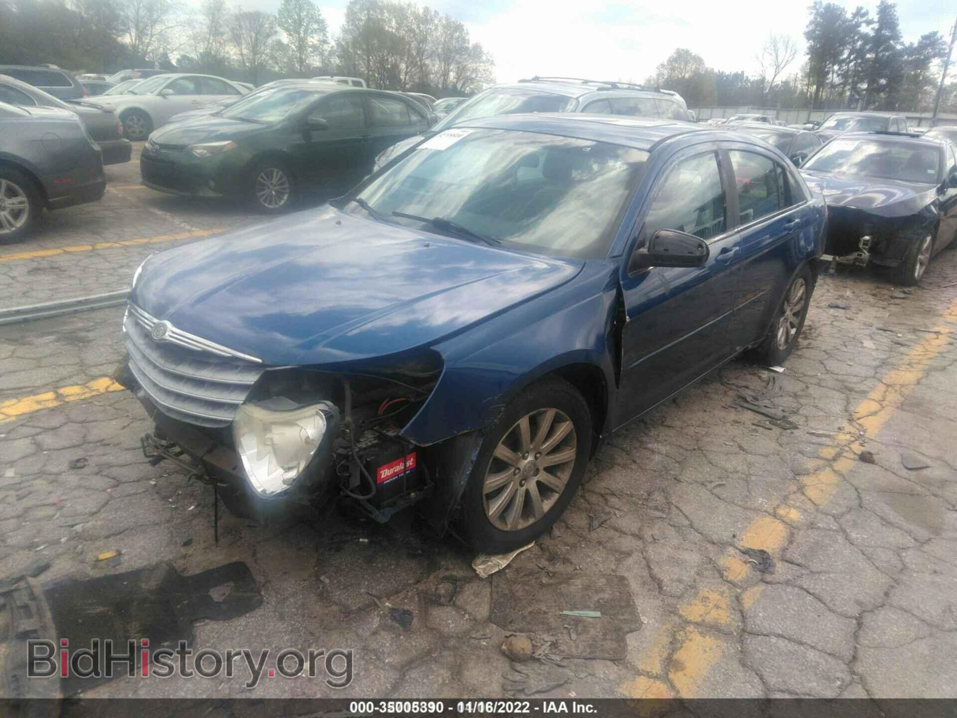 2010 CHRYSLER SEBRING - VIN: 1C3CC5FB4AN192574 - Фото 2