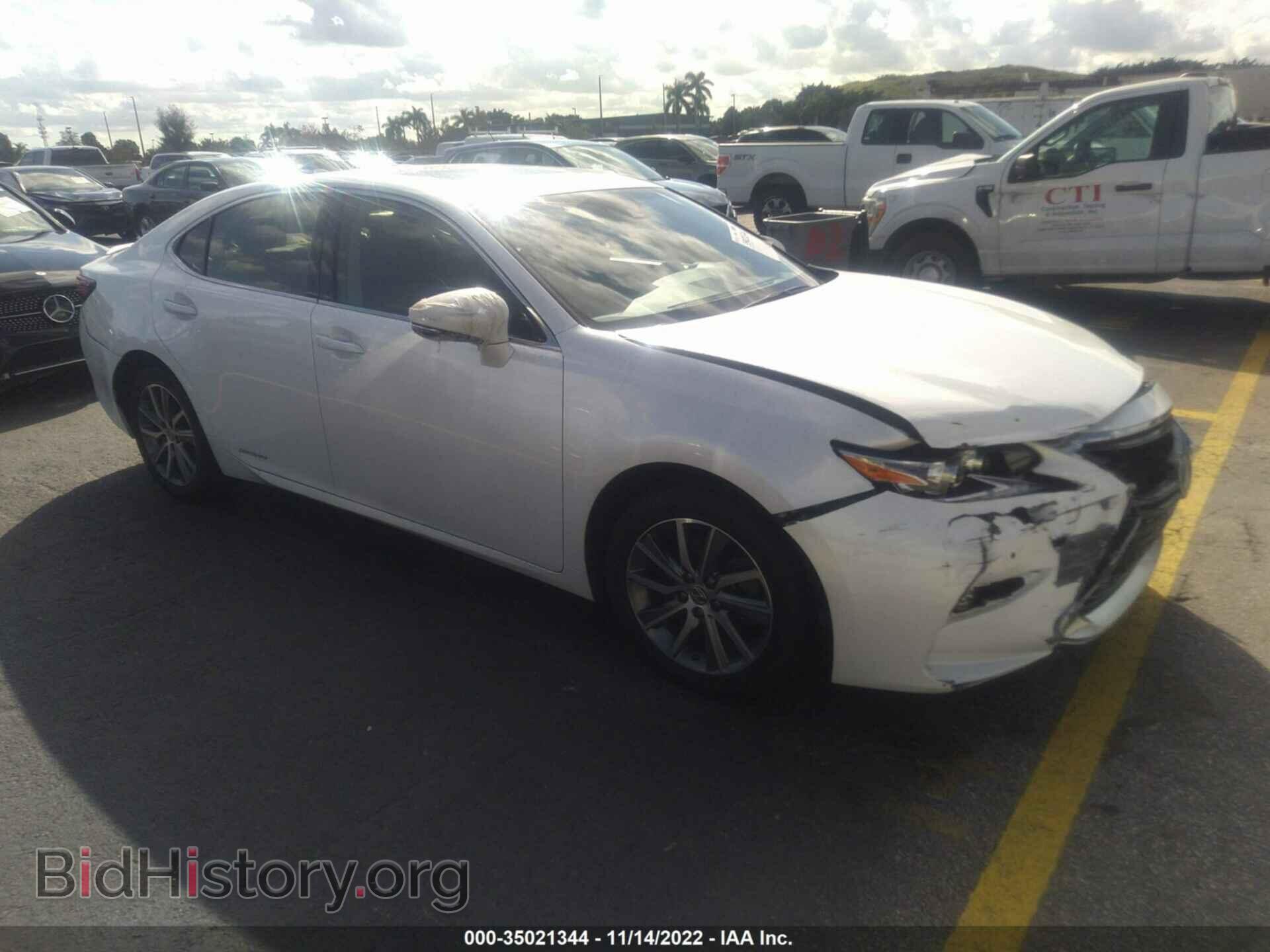 Фотография JTHBW1GG1H2147801 - LEXUS ES 2017