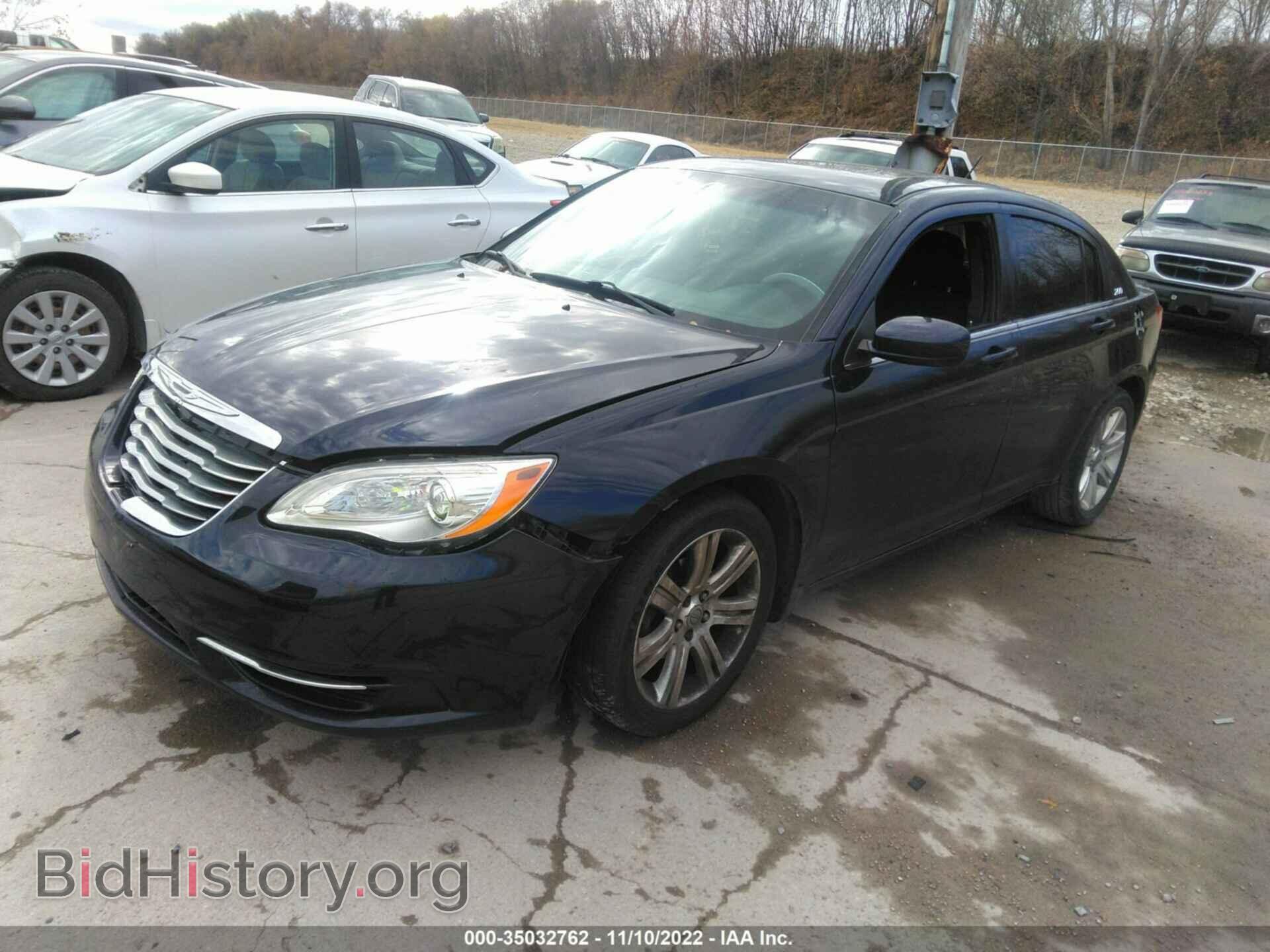 2011 CHRYSLER 200 - VIN: 1C3BC1FB2BN600382 - Фото 2