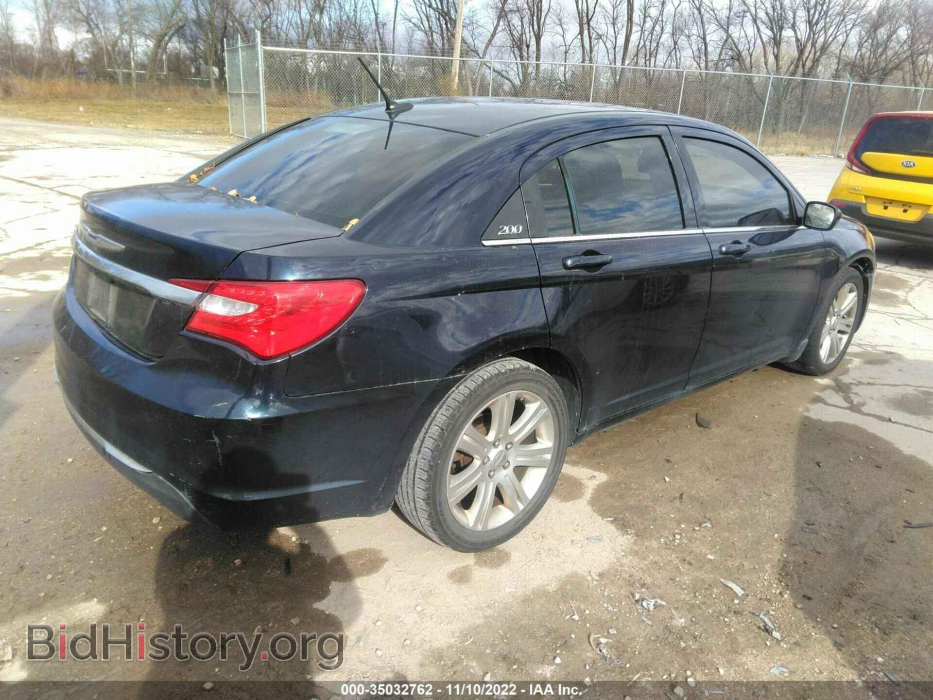 2011 CHRYSLER 200 - VIN: 1C3BC1FB2BN600382 - Фото 4