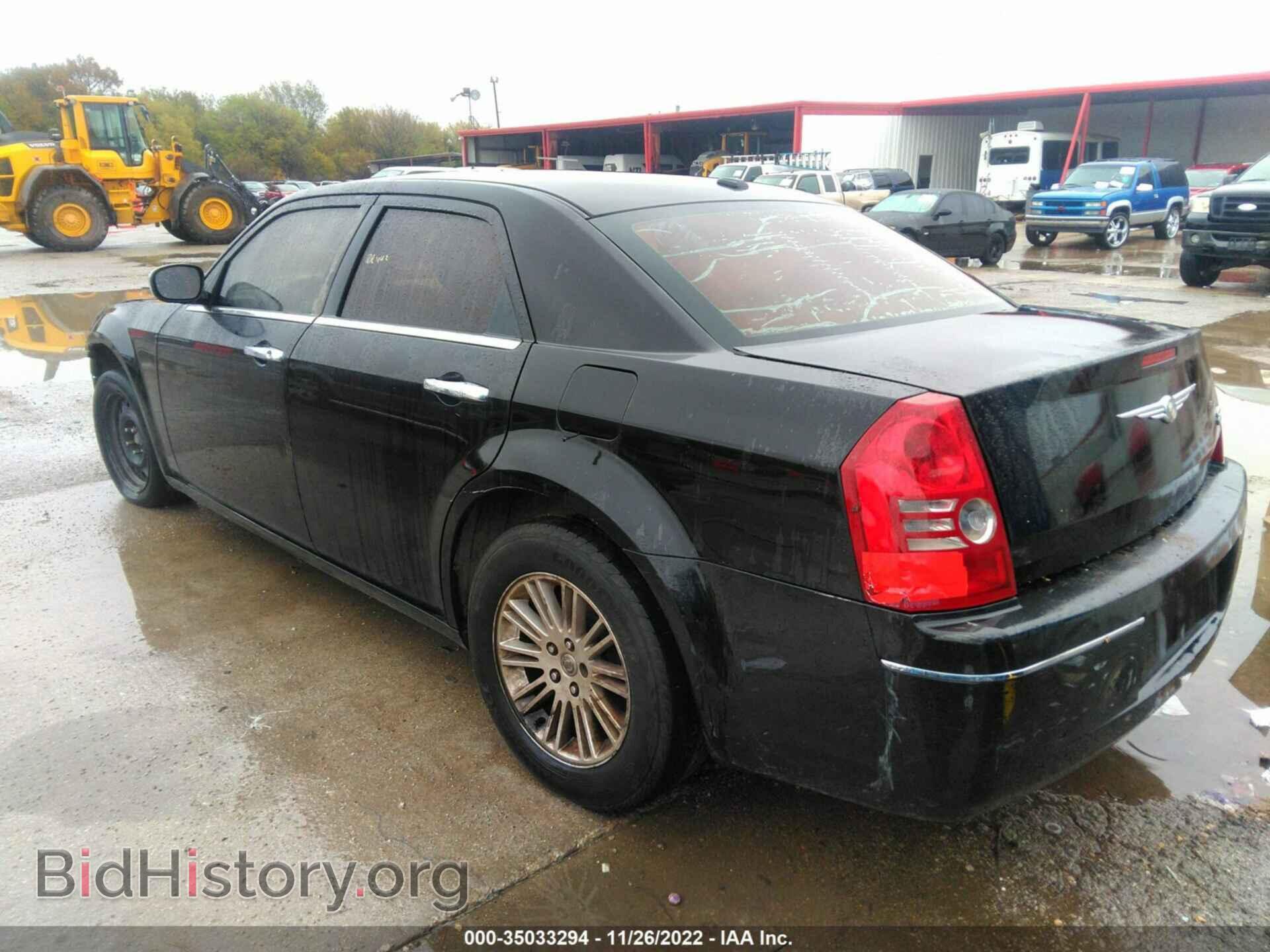 2010 CHRYSLER 300 - VIN: 2C3CA5CV2AH251697 - Фото 3