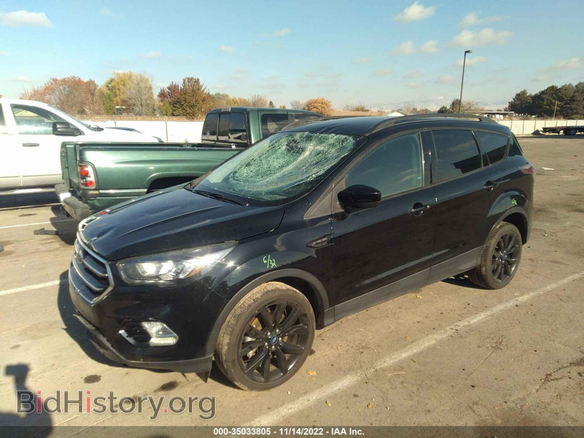 2017 FORD ESCAPE - VIN: 1FMCU0G95HUB02755 - Фото 2