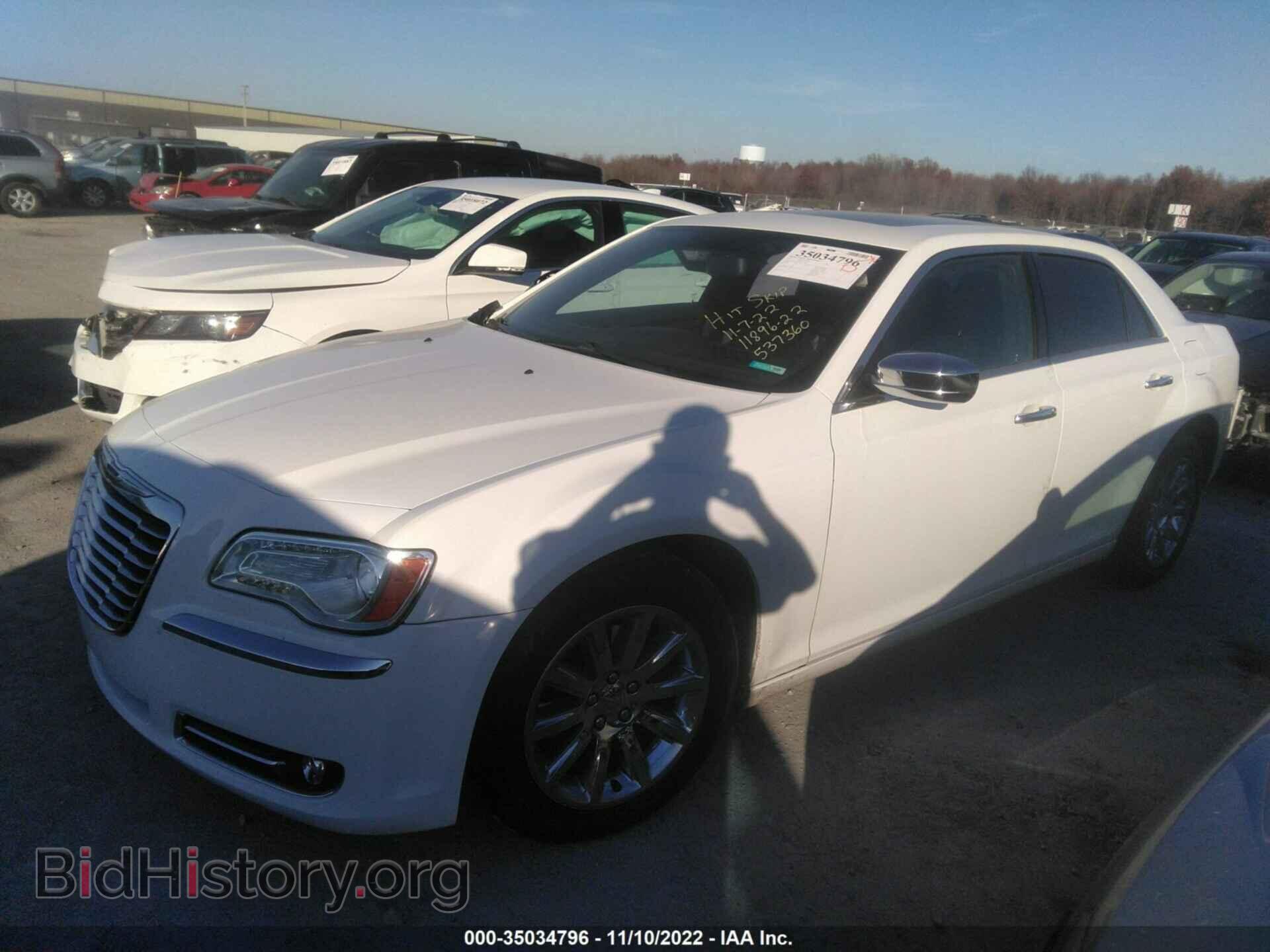 2011 CHRYSLER 300 - VIN: 2C3CA5CG2BH537360 - Фото 2