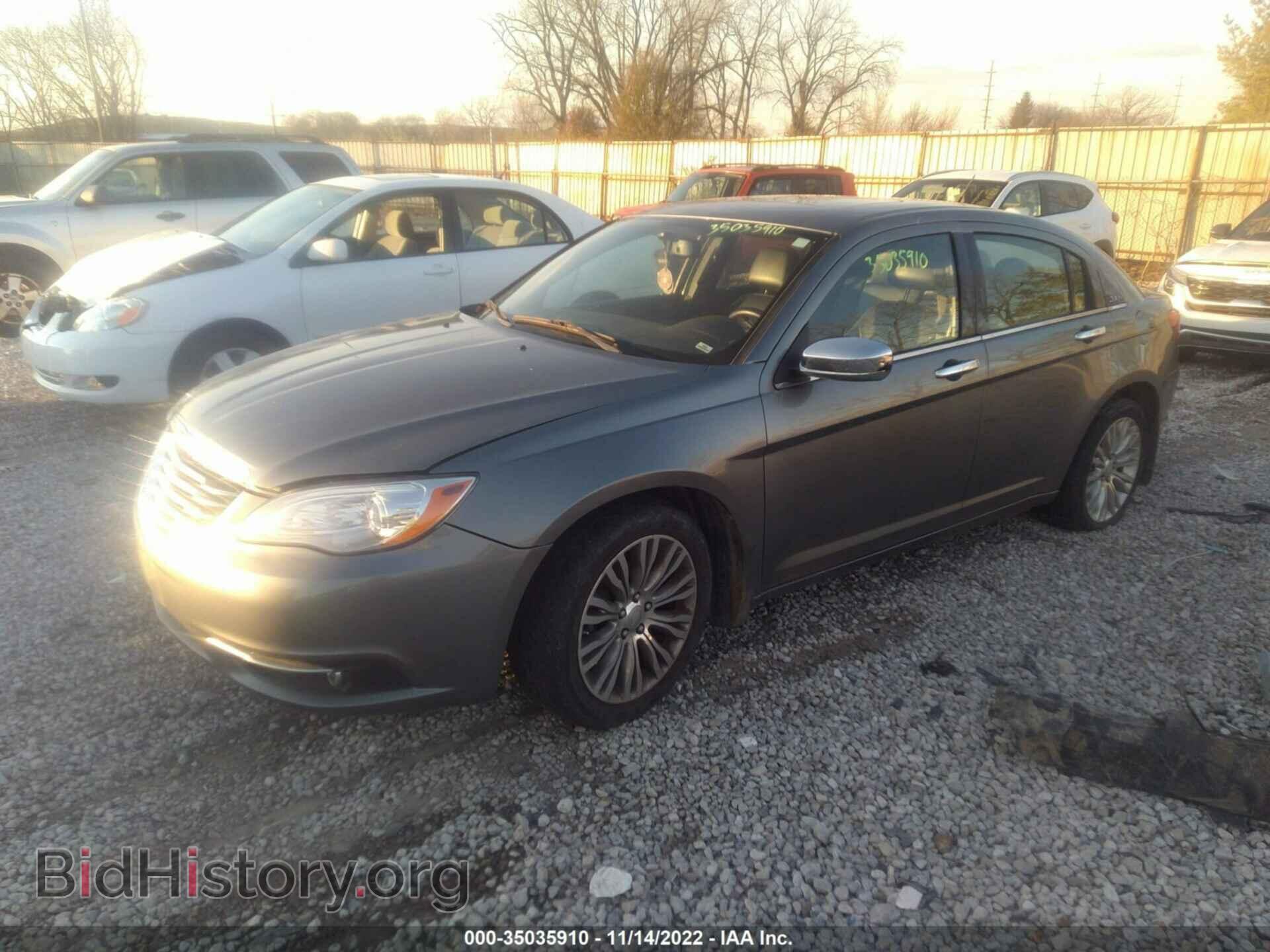 2011 CHRYSLER 200 - VIN: 1C3BC2FB2BN614997 - Фото 2