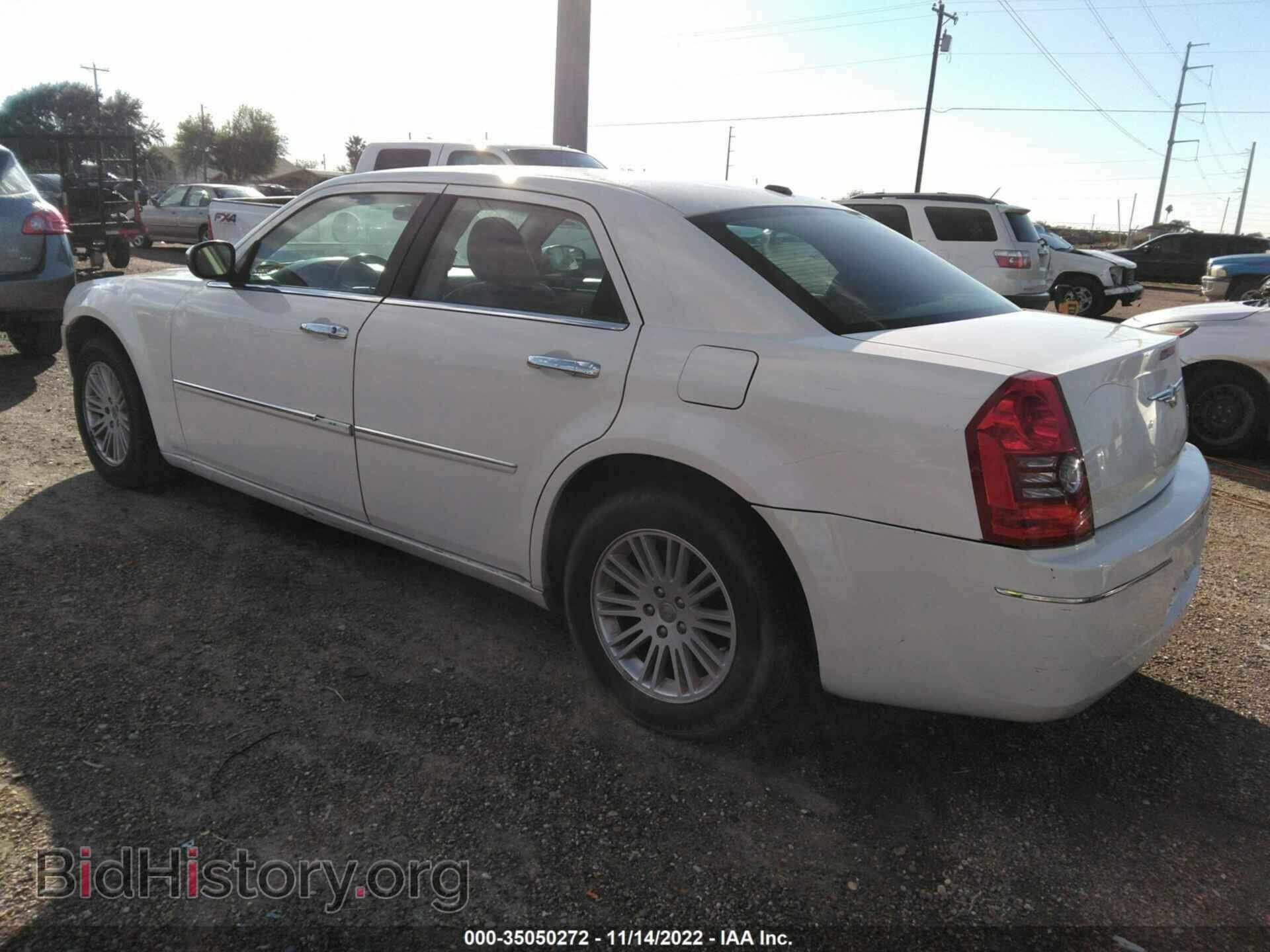 2010 CHRYSLER 300 - VIN: 2C3CA5CV3AH191686 - Фото 3
