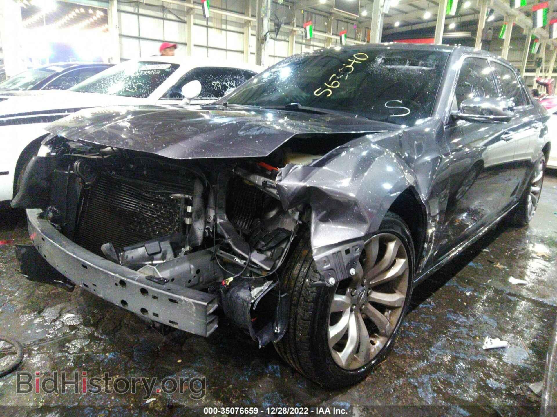 2019 CHRYSLER 300 - VIN: 003CCAEG4KH563040 - Фото 2