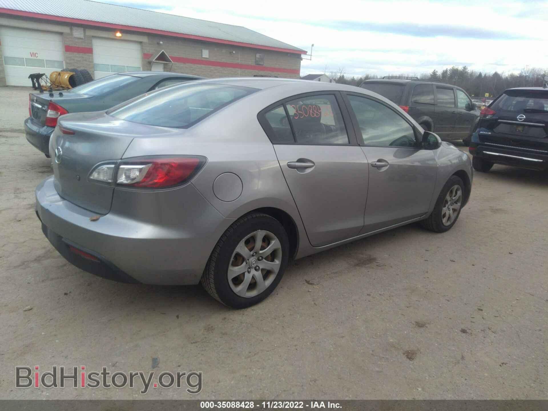 2011 MAZDA MAZDA3 - VIN: JM1BL1UG3B1414481 - Фото 4