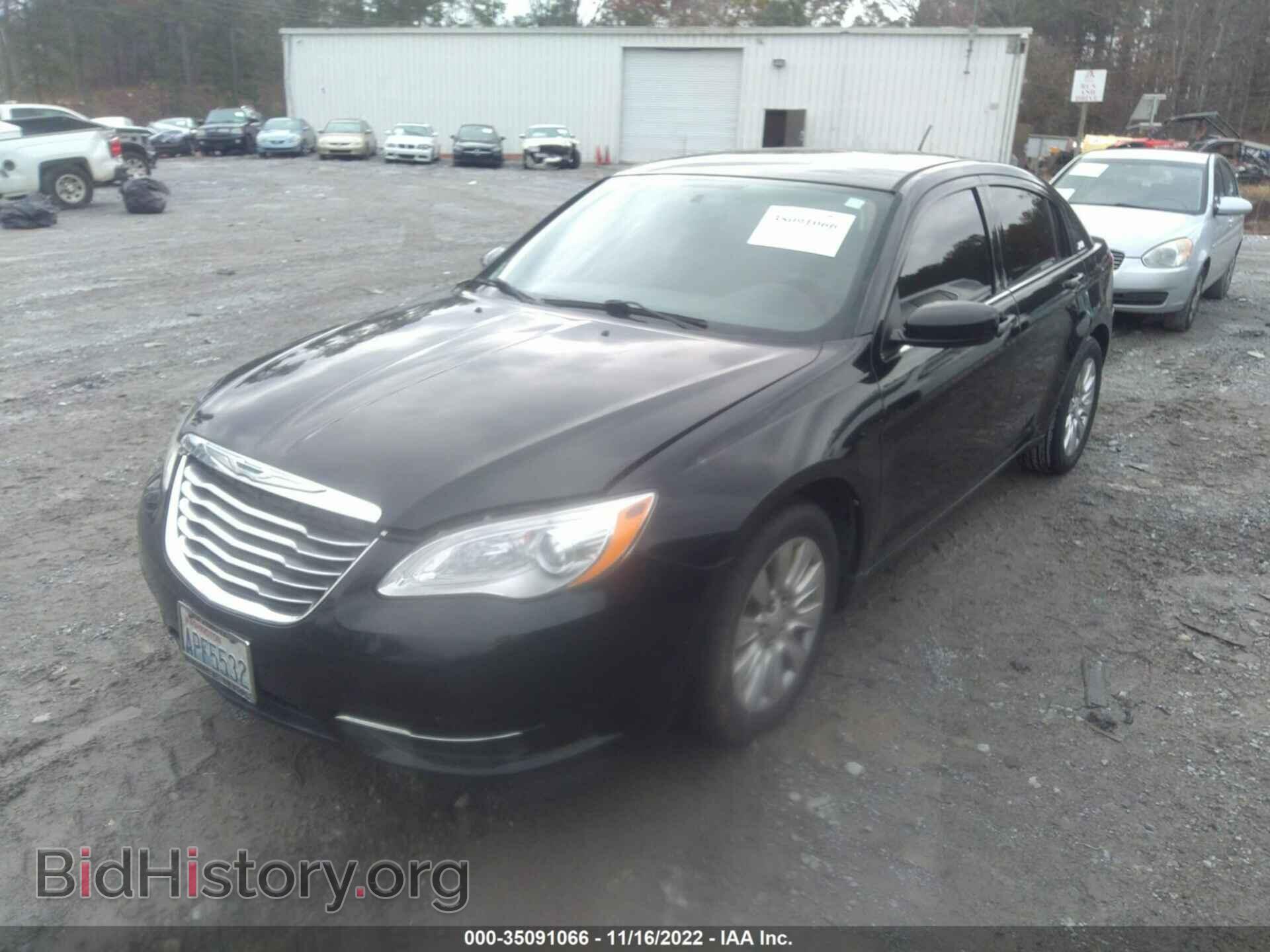 2013 CHRYSLER 200 - VIN: 1C3CCBAB2DN658397 - Фото 2