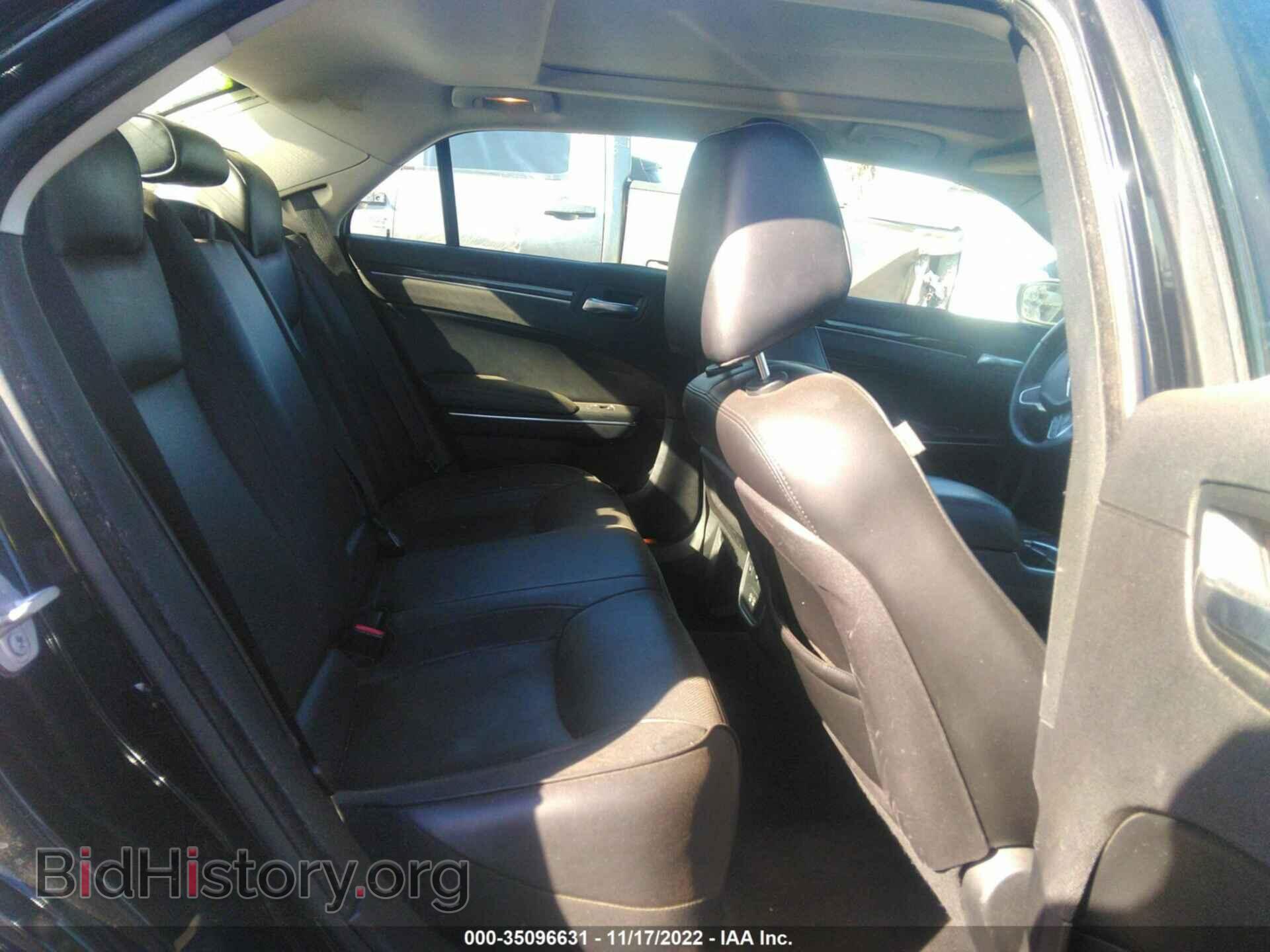 2017 CHRYSLER 300 - VIN: 2C3CCAEG0HH570592 - Фото 8