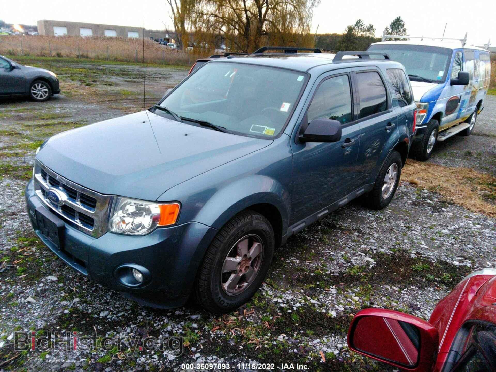 2011 FORD ESCAPE - VIN: 1FMCU9D70BKC35739 - Фото 2