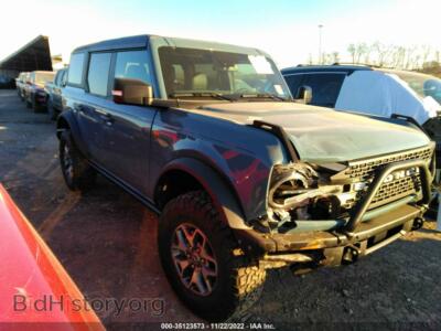 2021 Ford BRONCO Base/Big Bend, голубой — VIN 1FMEE5DP8MLA73497, IAAI