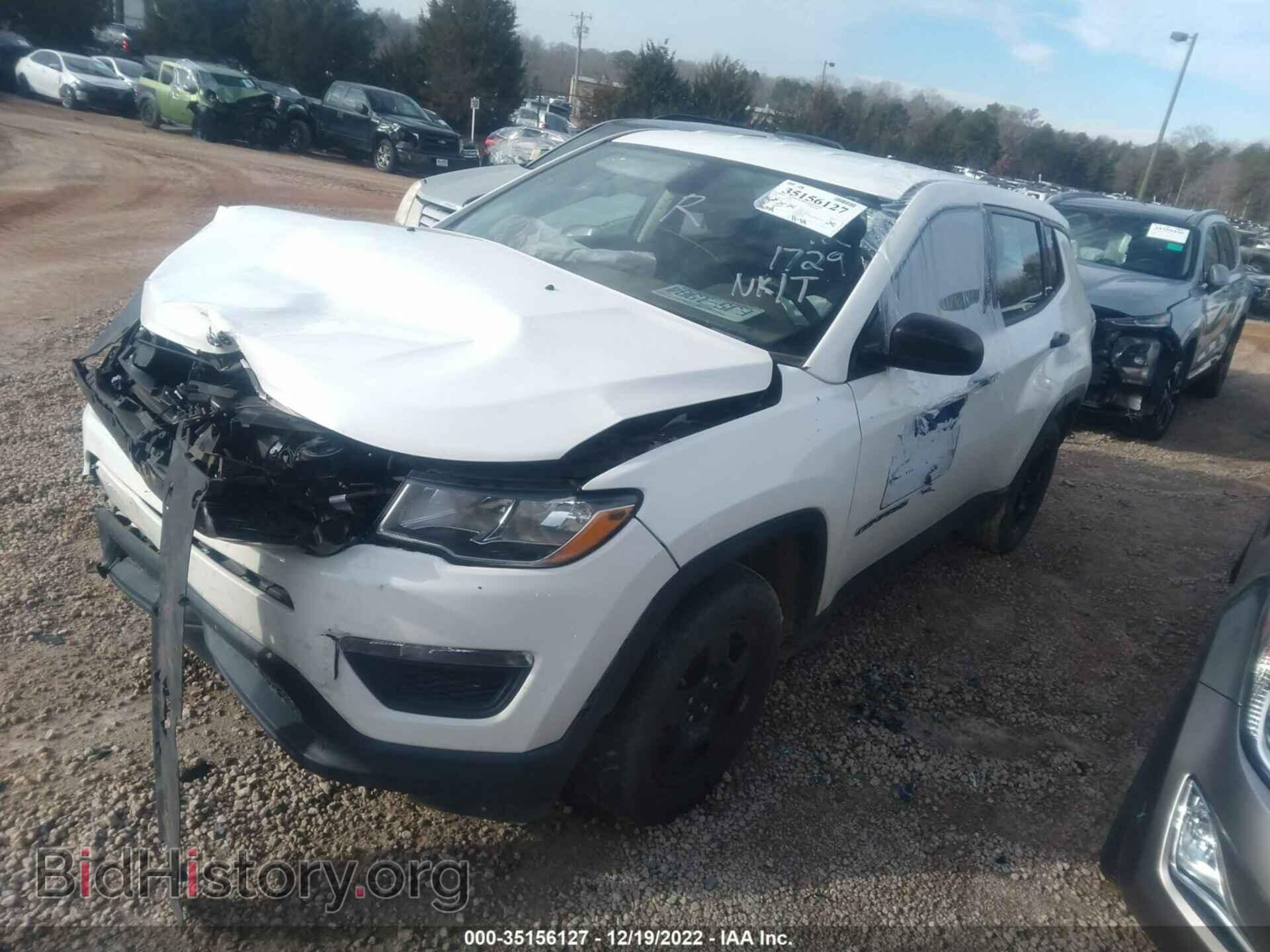 2018 JEEP COMPASS - VIN: 3C4NJCAB3JT151729 - Фото 2