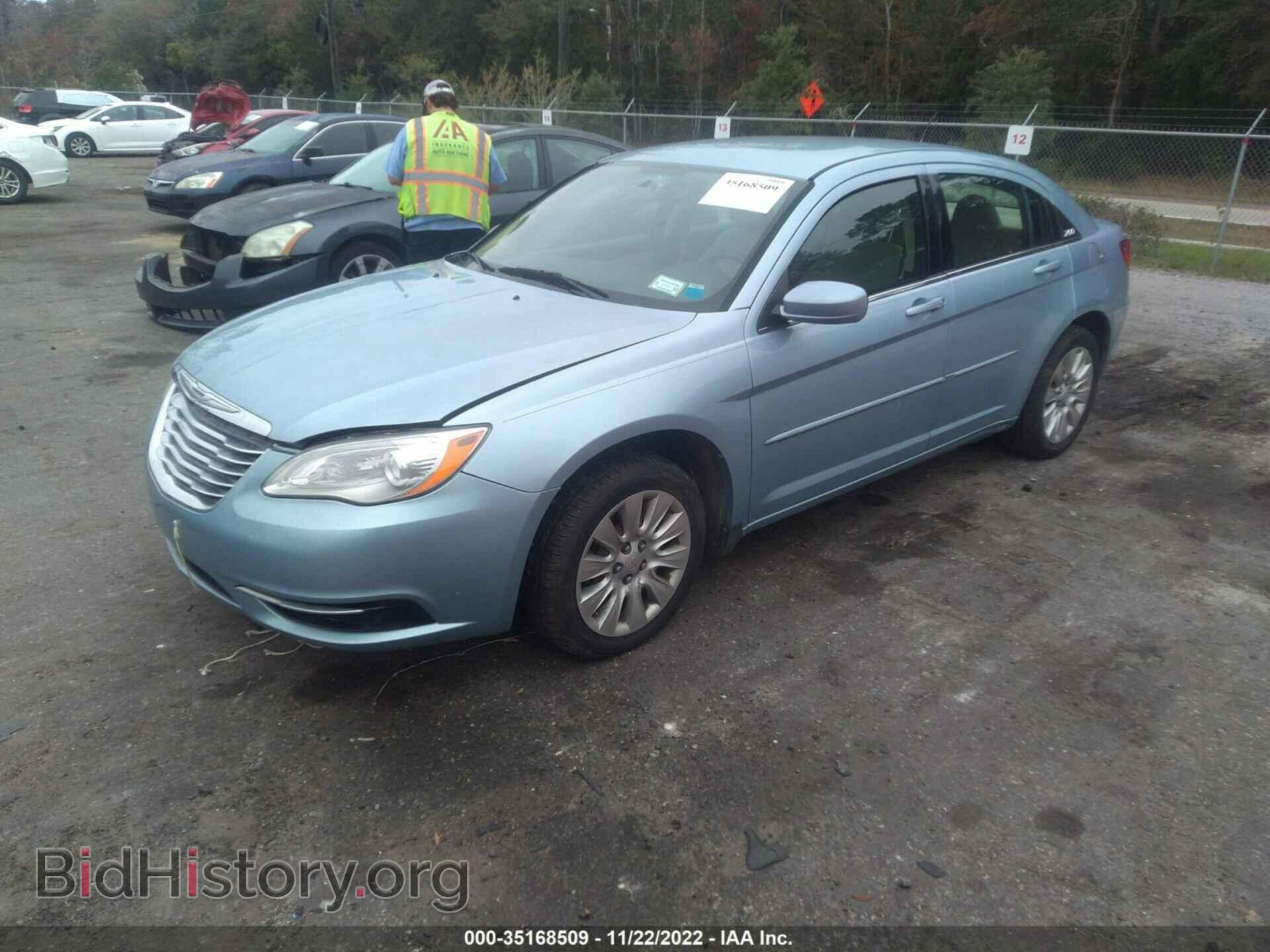 2013 CHRYSLER 200 - VIN: 1C3CCBAB9DN636171 - Photo 2