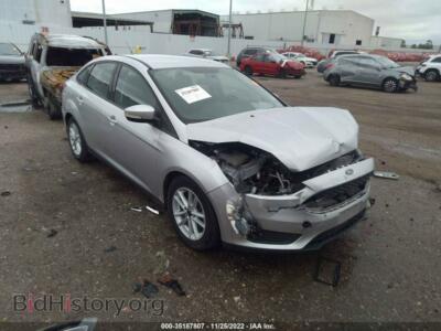 2017 Ford FOCUS SE, silver — VIN 1FADP3F25HL270834, IAAI