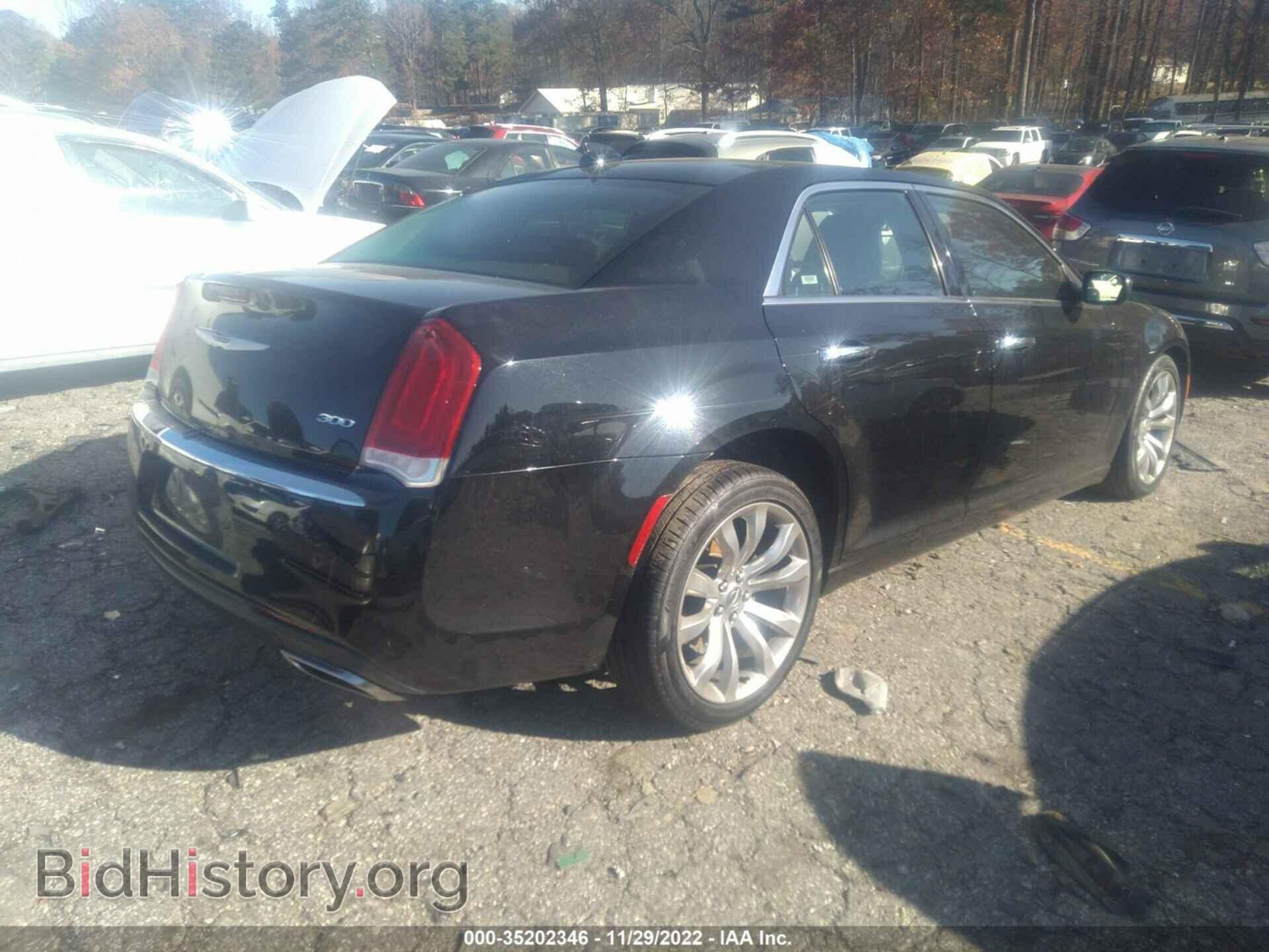 2019 CHRYSLER 300 - VIN: 2C3CCAEG3KH555737 - Фото 4