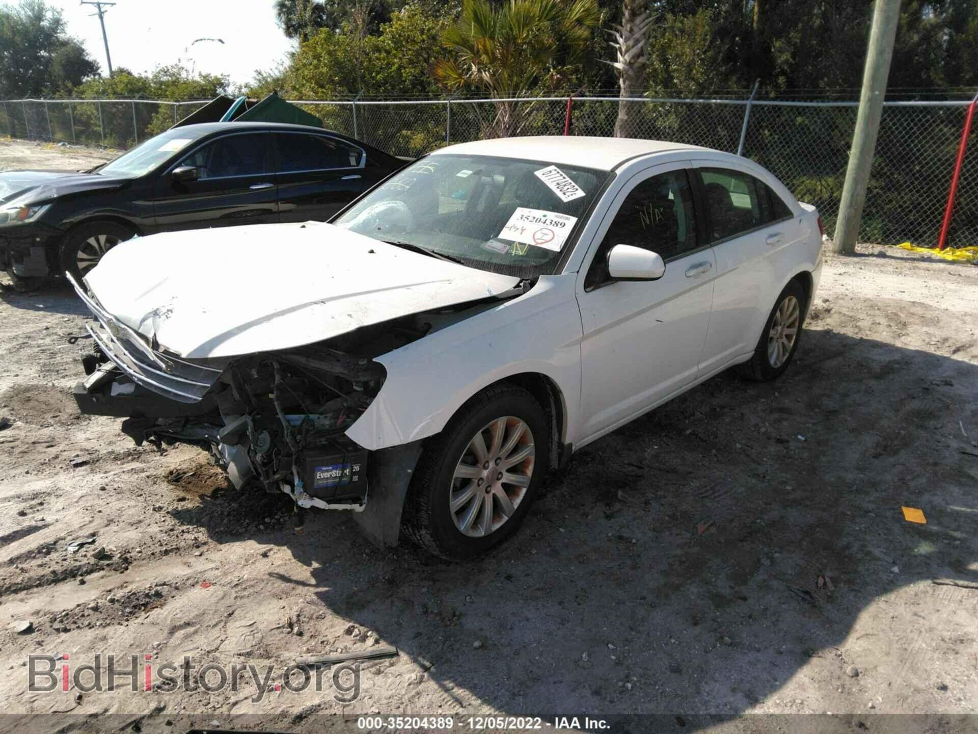 2010 CHRYSLER SEBRING - VIN: 1C3CC5FB7AN133650 - Фото 2