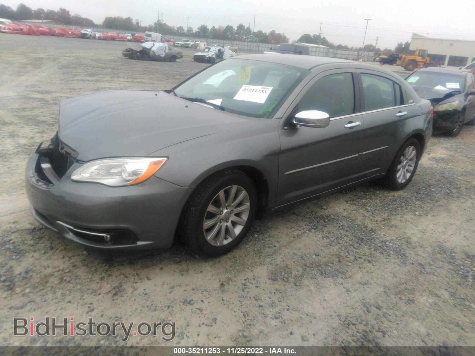 2013 CHRYSLER 200 - VIN: 1C3CCBCG4DN607637 - Фото 2