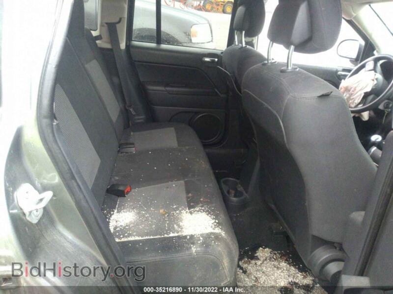 2012 Jeep COMPASS (VIN 1C4NJDBBXCD511138) — photo 8 of 11
