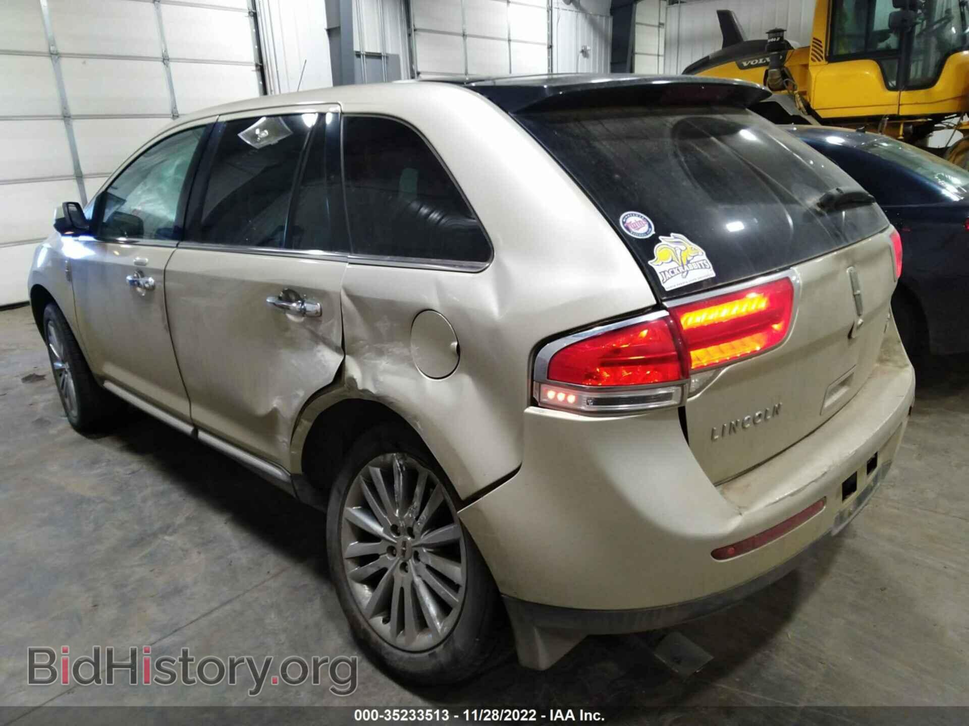 2011 LINCOLN MKX - VIN: 2LMDJ6JK4BBJ34724 - Photo 3