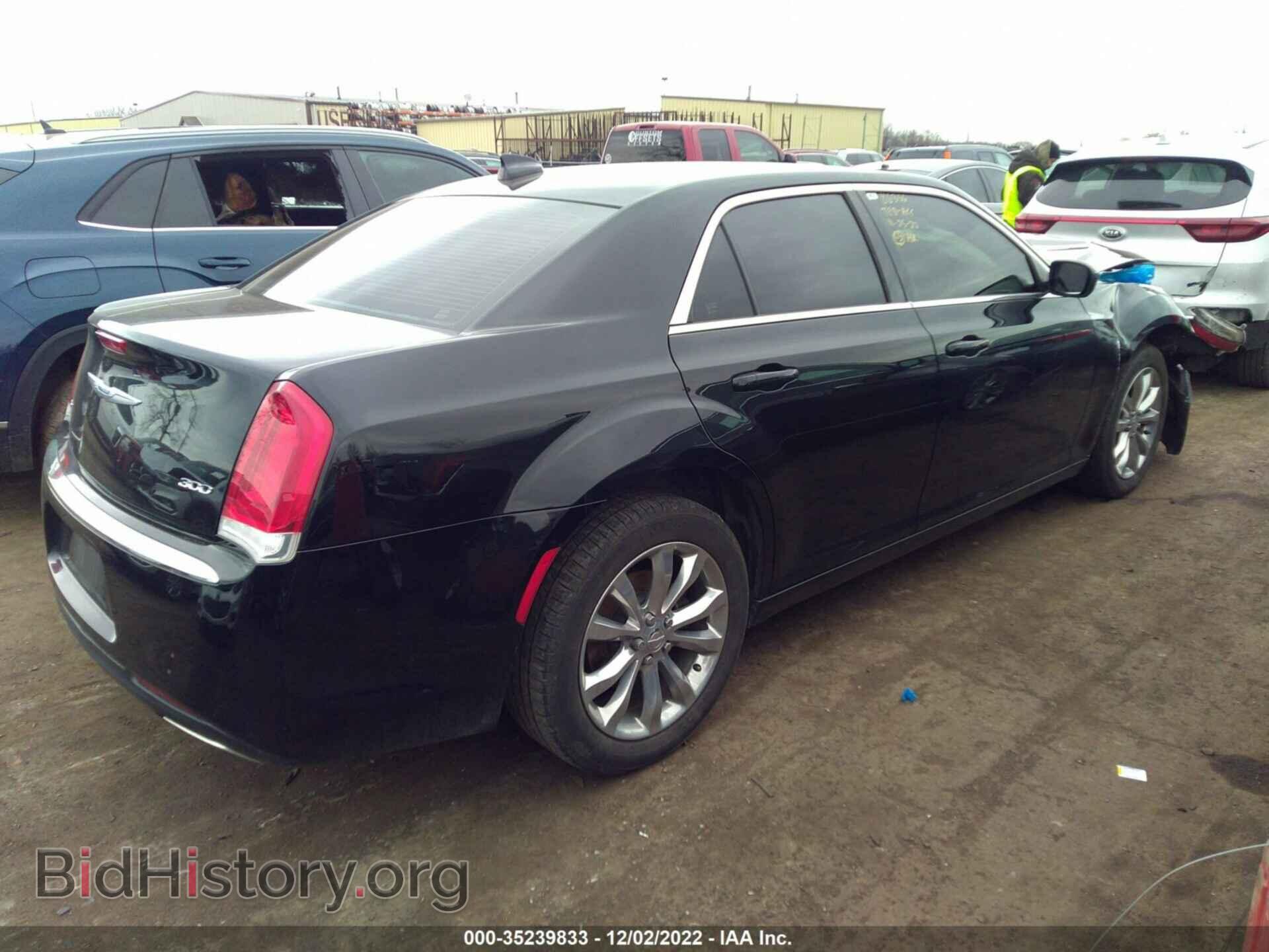 2019 CHRYSLER 300 - VIN: 2C3CCARG3KH569163 - Фото 4