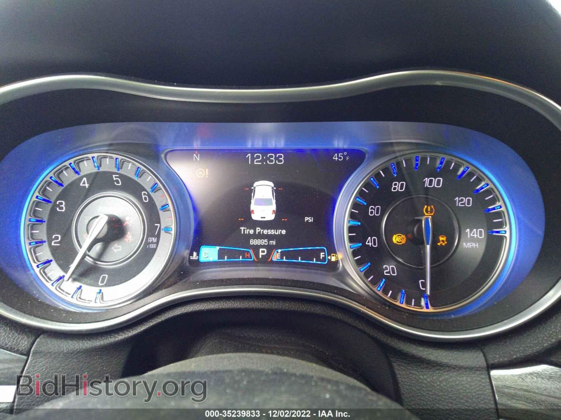 2019 CHRYSLER 300 - VIN: 2C3CCARG3KH569163 - Фото 7