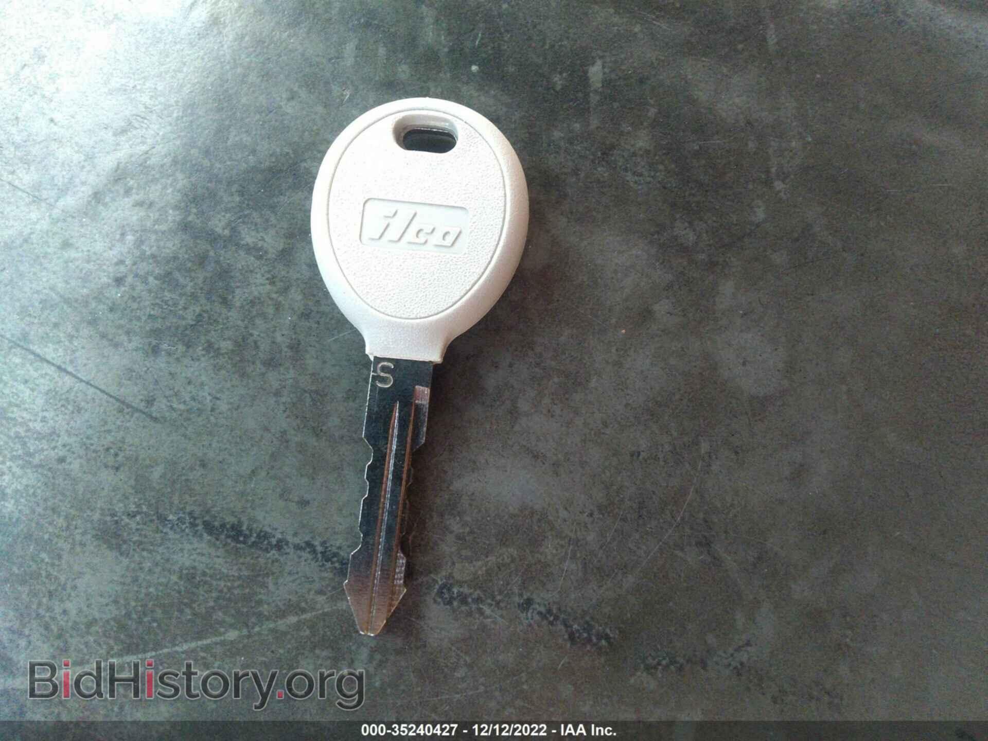 2014 CHRYSLER 200 - VIN: 1C3CCBBG2EN187038 - Фото 11