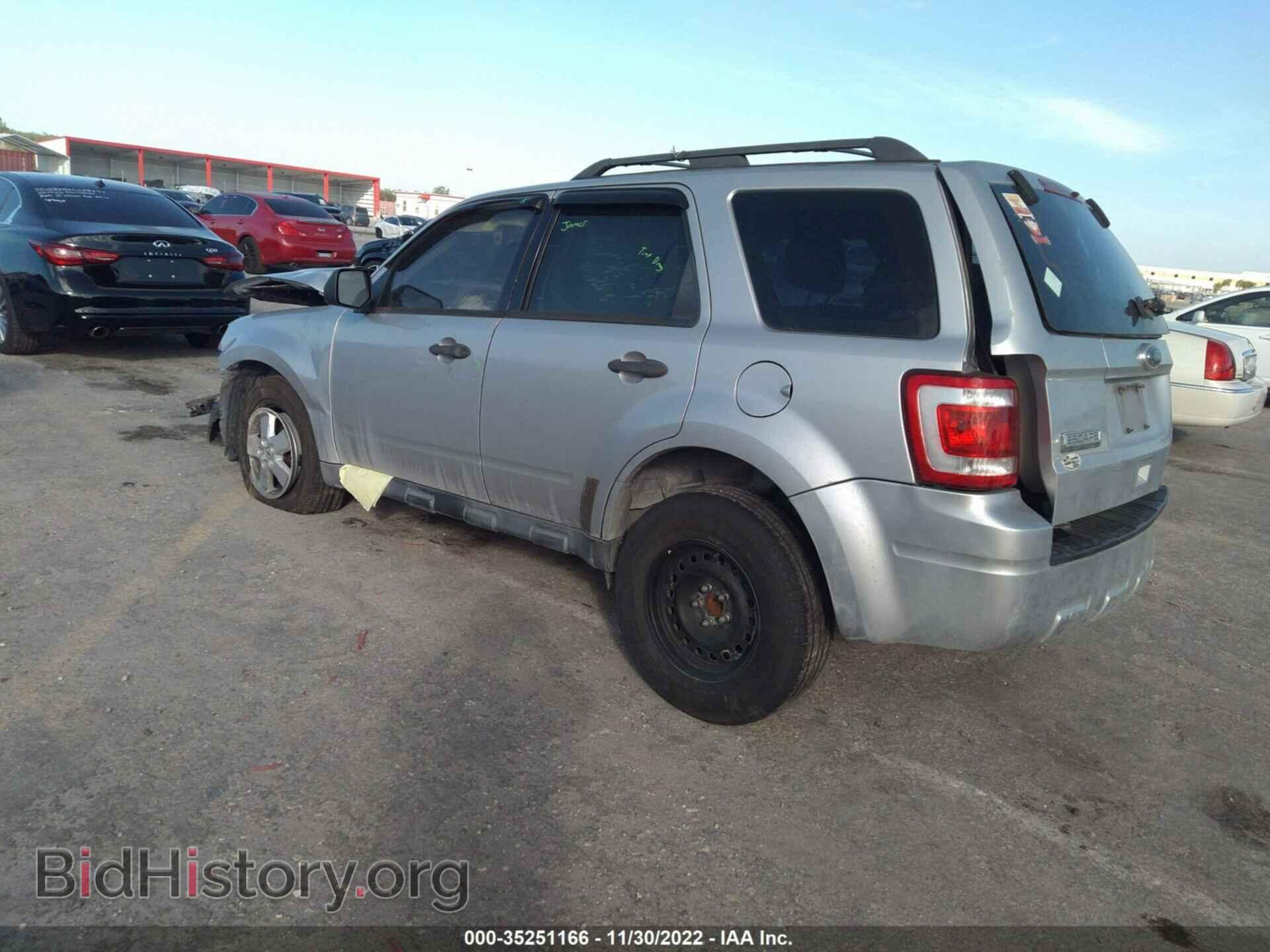 2010 FORD ESCAPE - VIN: 1FMCU0C77AKB27436 - Фото 3