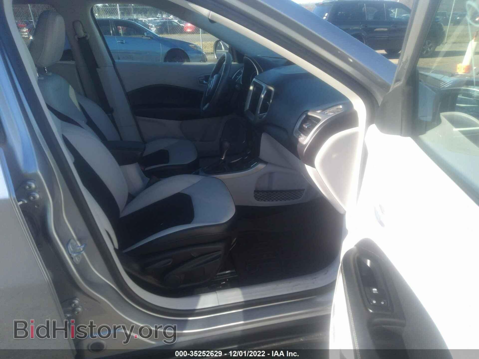 2017 JEEP COMPASS - VIN: 3C4NJDBB8HT650802 - Фото 5