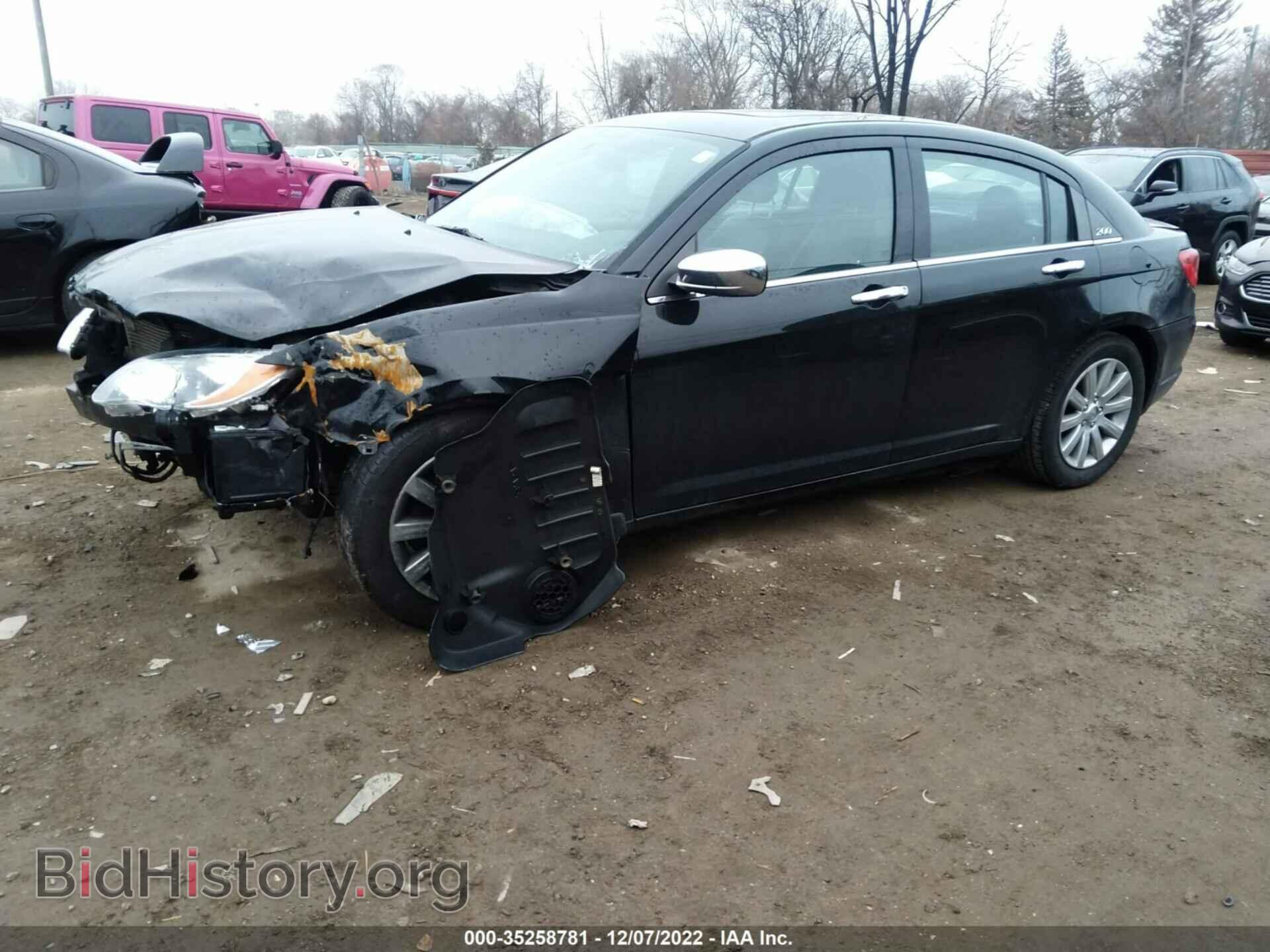 2013 CHRYSLER 200 - VIN: 1C3CCBCG6DN759743 - Фото 2