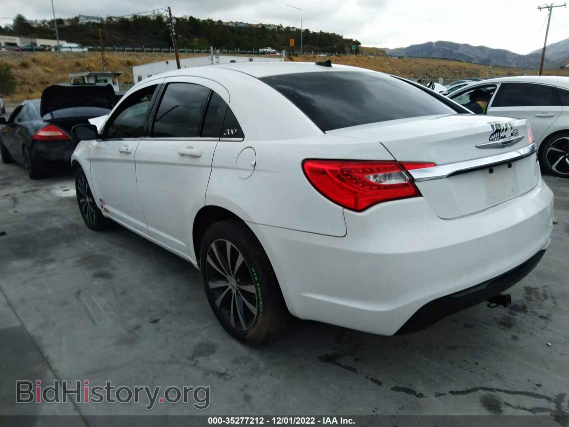 2013 CHRYSLER 200 - VIN: 1C3CCBBB7DN542224 - Фото 3