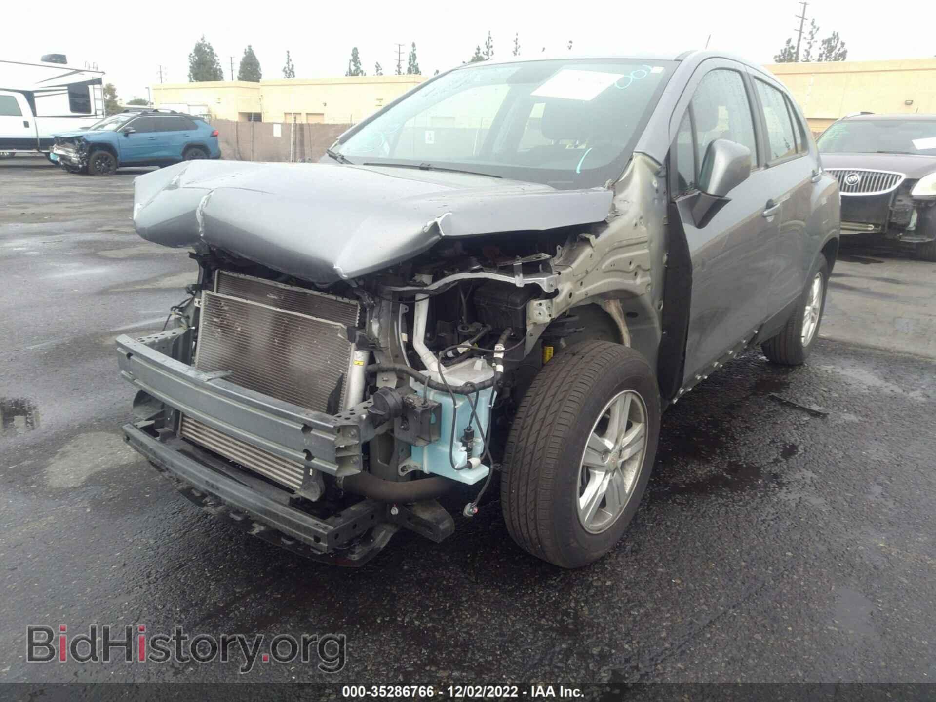 2020 CHEVROLET TRAX - VIN: 3GNCJKSB9LL163264 - Photo 2