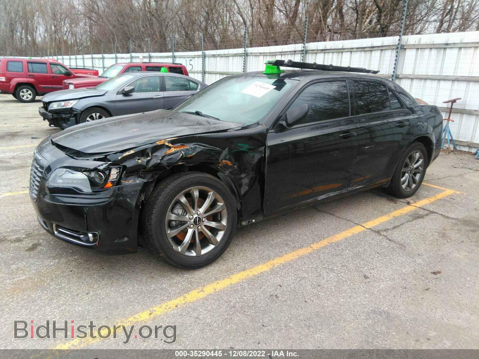 2014 CHRYSLER 300 - VIN: 2C3CCAGG5EH232985 - Фото 2