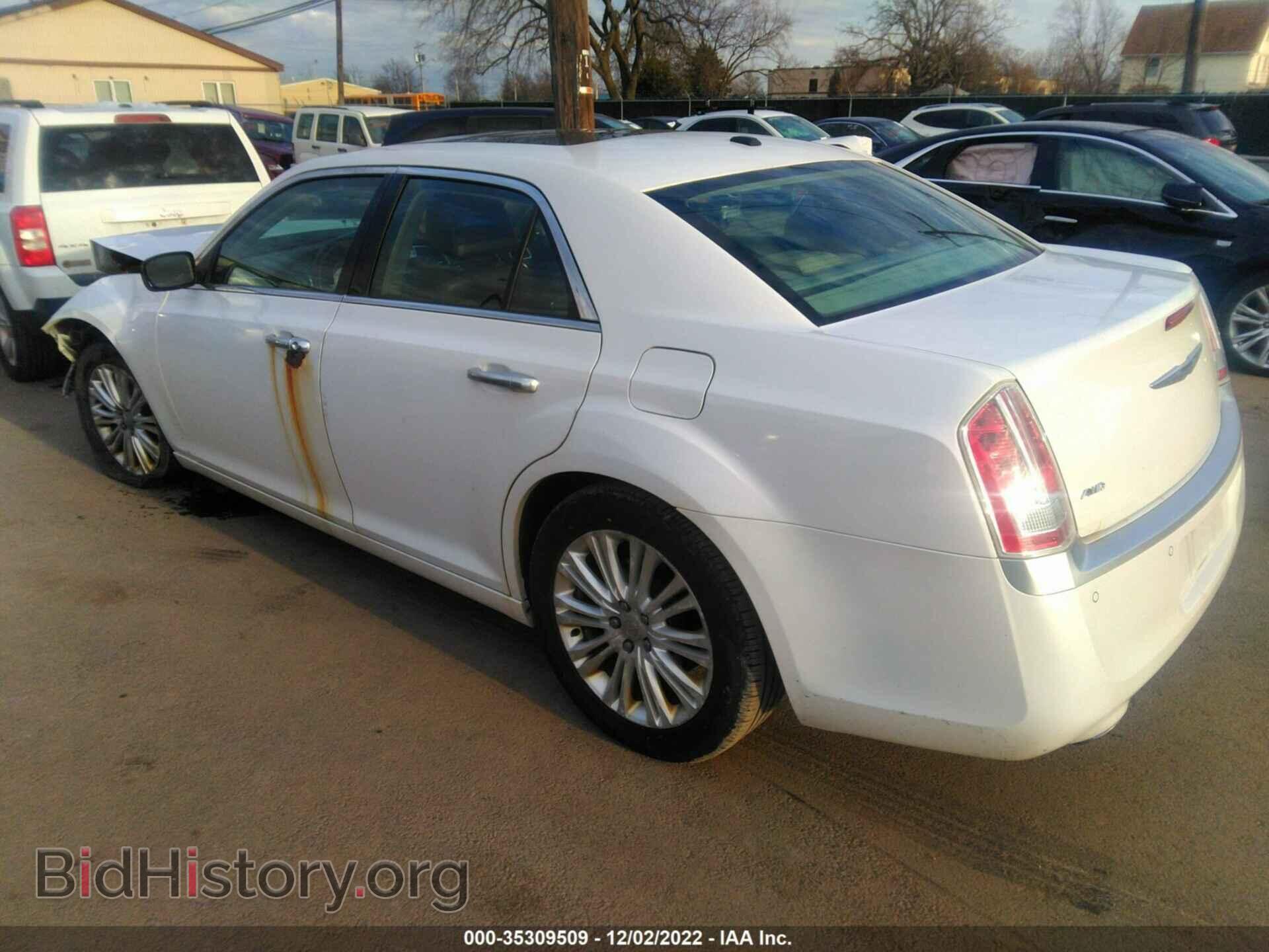 2013 CHRYSLER 300 - VIN: 2C3CCASG3DH529291 - Фото 3