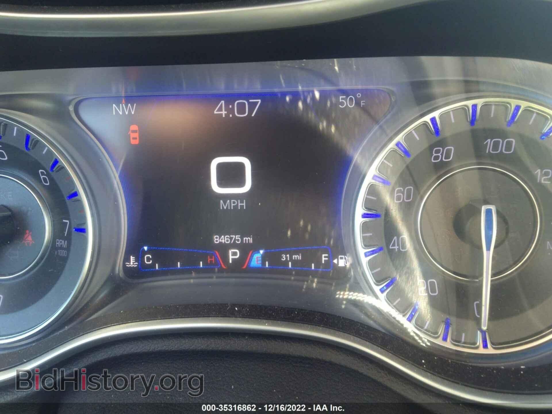 2017 CHRYSLER 300 - VIN: 2C3CCAAG0HH646785 - Фото 7