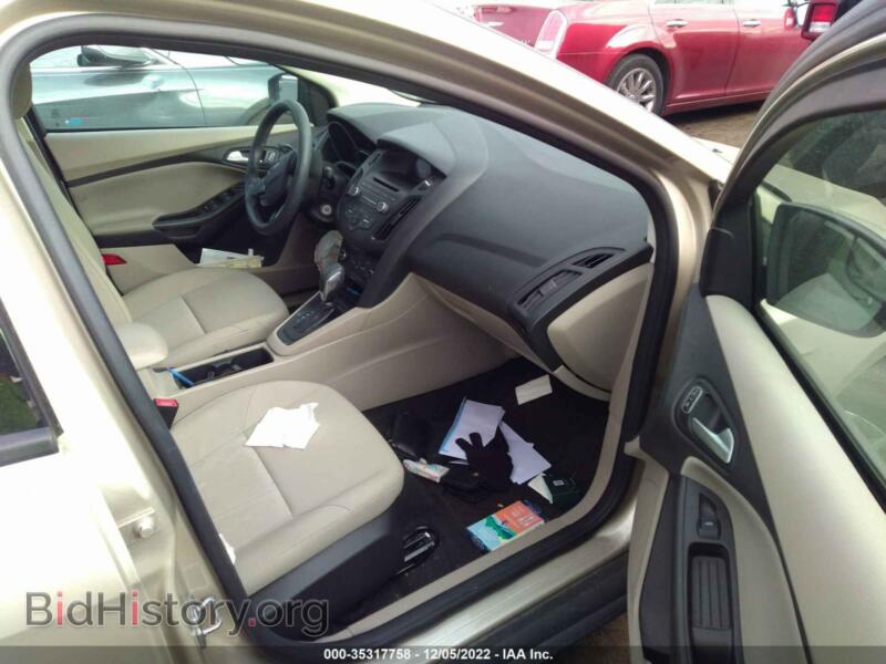 2017 Ford FOCUS (VIN 1FADP3F25HL235274) — photo 5 of 11