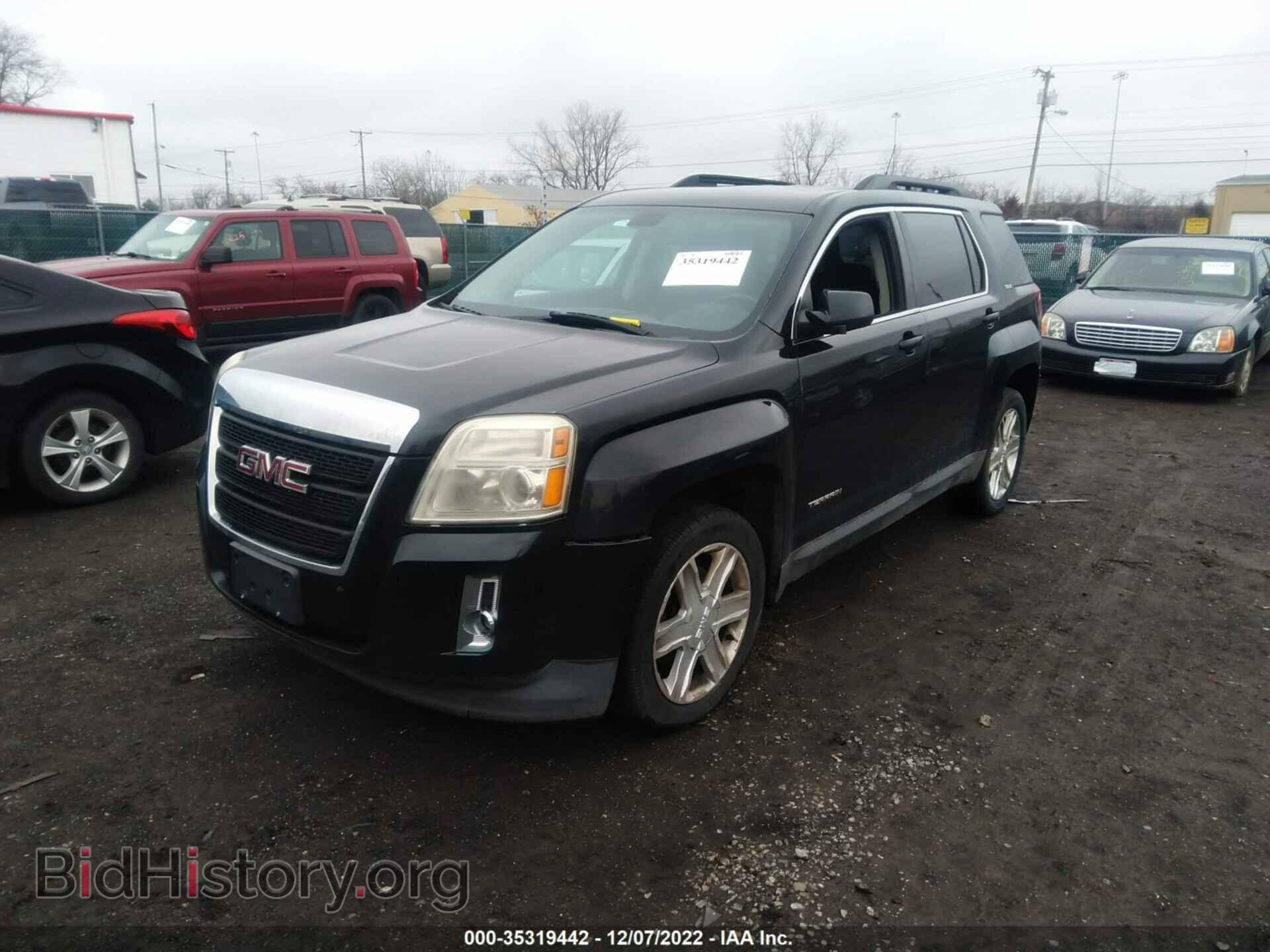 2011 GMC TERRAIN - VIN: 2CTALSEC9B6214901 - Photo 2