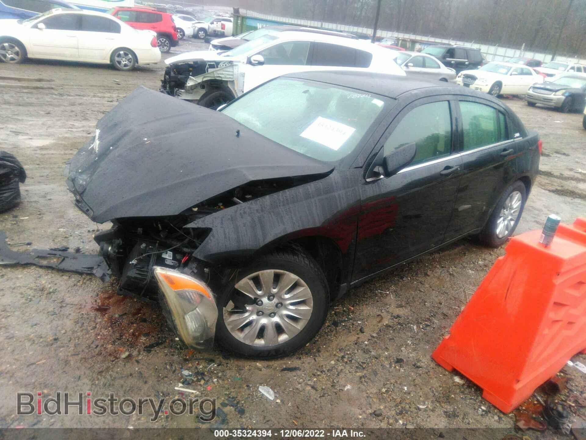 2011 CHRYSLER 200 - VIN: 1C3BC4FB8BN618774 - Photo 2