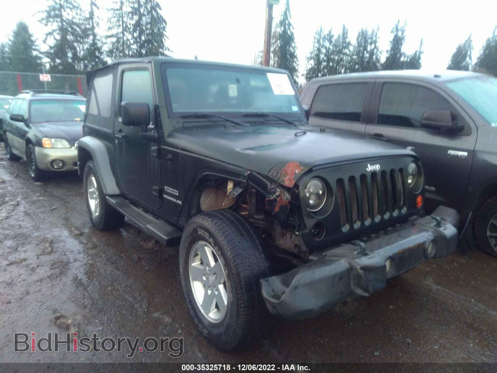 Photo 1J4AA2D1XBL603744 - JEEP WRANGLER 2011