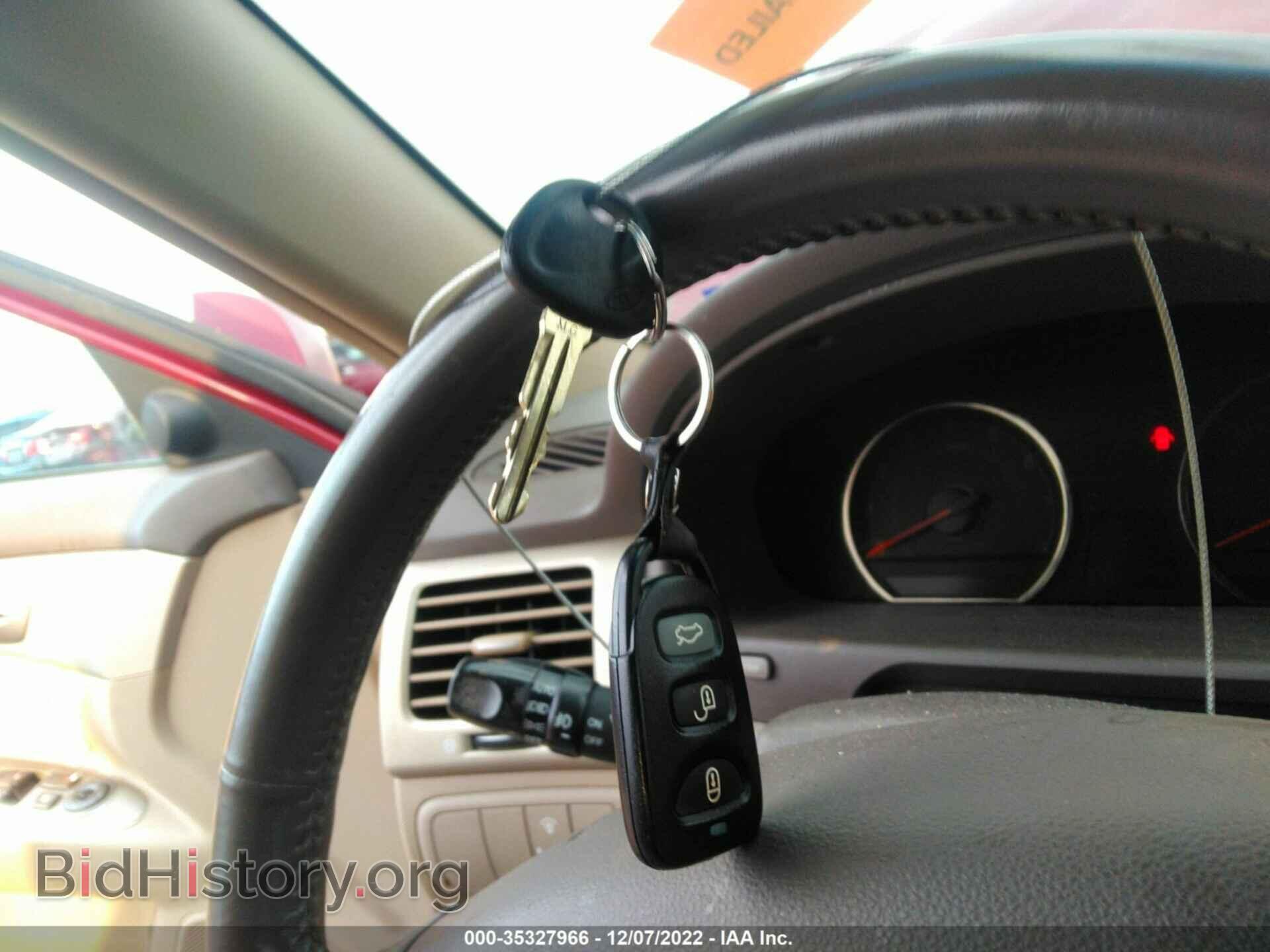 2007 KIA OPTIMA - VIN: KNAGE123X75114496 - Фото 11