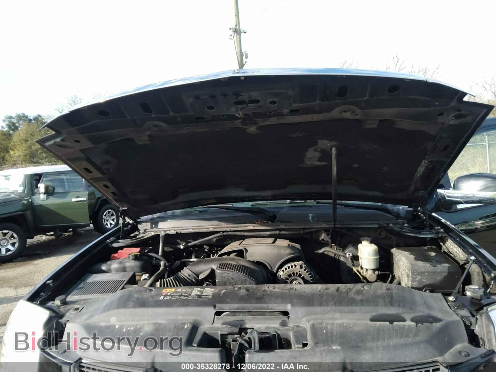 2011 CADILLAC ESCALADE - VIN: 1GYS3AEF0BR391579 - Фото 10