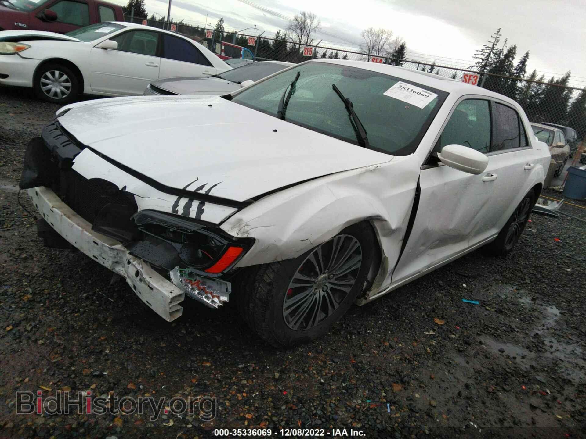 2014 CHRYSLER 300 - VIN: 2C3CCAGG0EH201353 - Фото 2